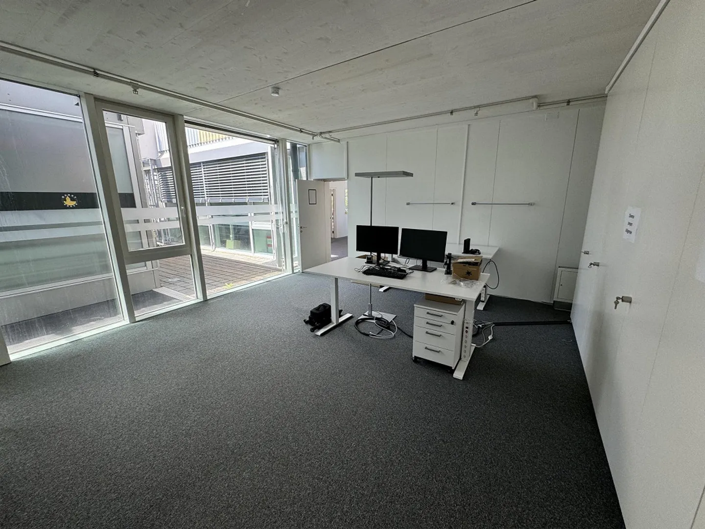 Zentrale Büro- und Gewerbefläche zu vermieten! - Foto 3 von 23