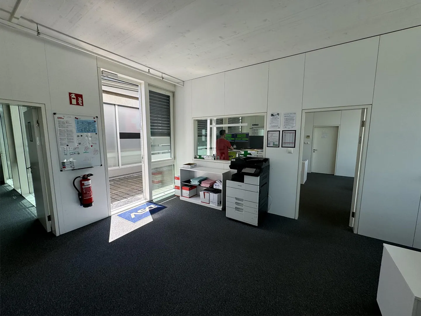 Zentrale Büro- und Gewerbefläche zu vermieten! - Foto 8 von 23