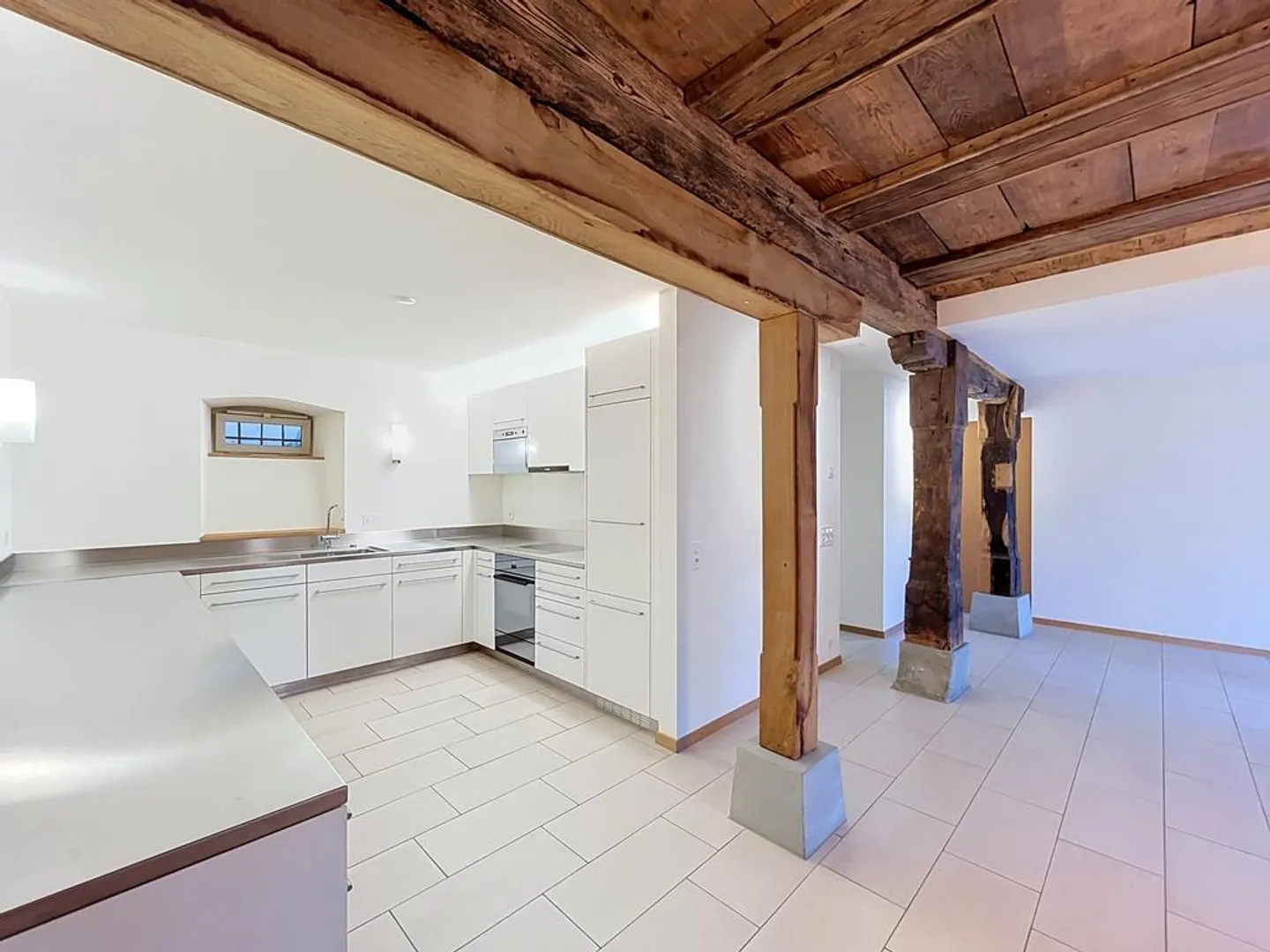 Beautiful unique 3.5-room maisonette apartment in a winemaker's house - Photo 3 of 11