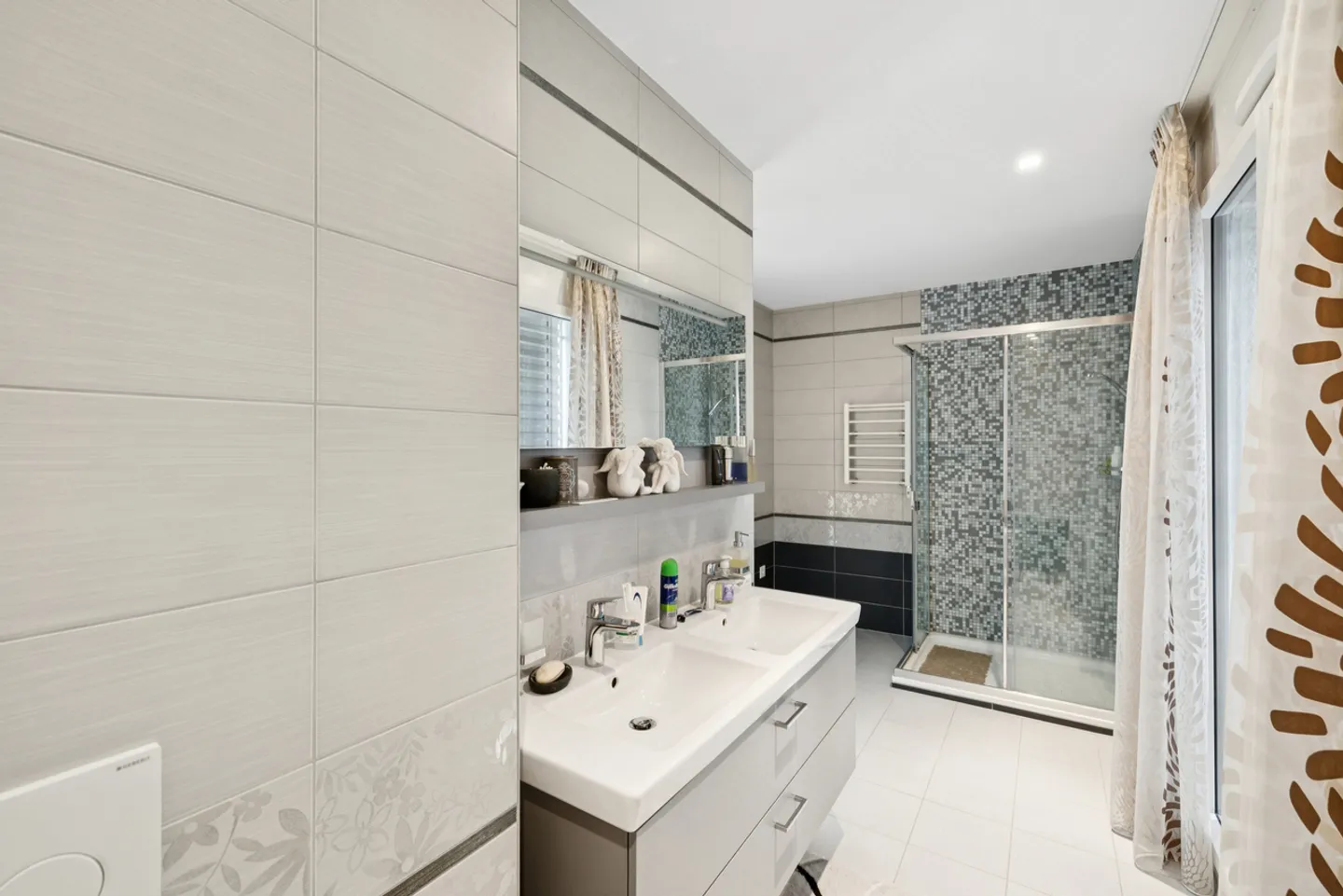 Splendido attico con ampia terrazza e vista sul lago - Foto 5 di 10