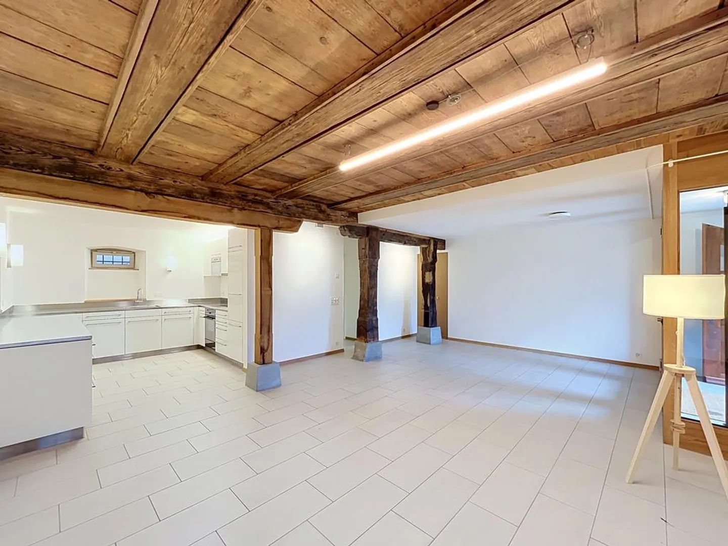 Beautiful unique 3.5-room maisonette apartment in a winemaker's house - Photo 6 of 11