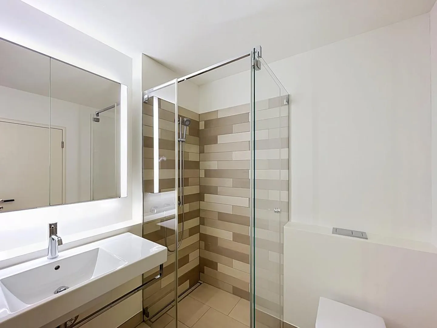 Beautiful unique 3.5-room maisonette apartment in a winemaker's house - Photo 8 of 11