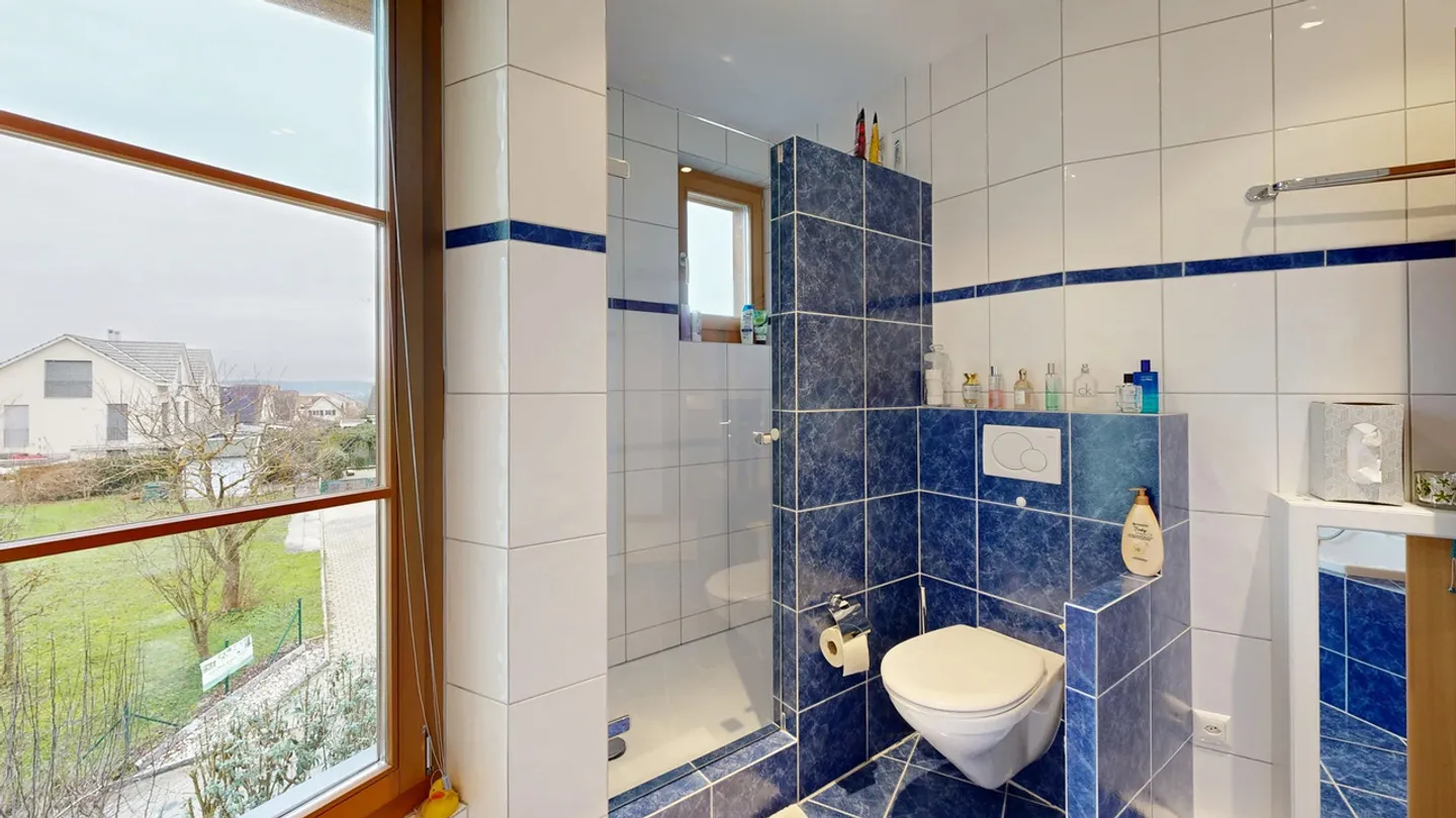 Belle maison individuelle de 4,5 pièces avec carport et grand jardin - Photo 15 sur 25