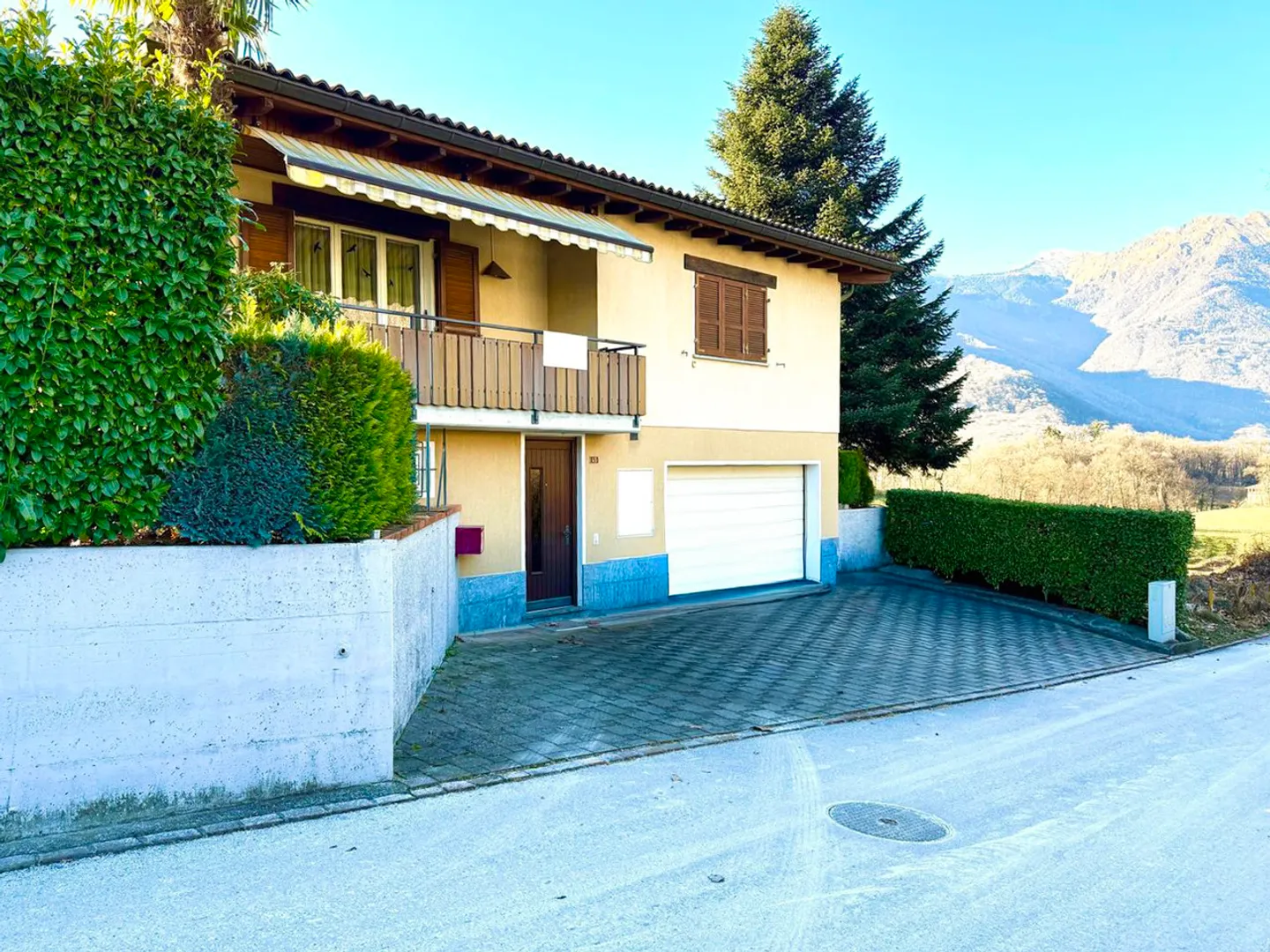 Geräumiges Familienhaus in Ruhiger Lage - Foto 1 von 14