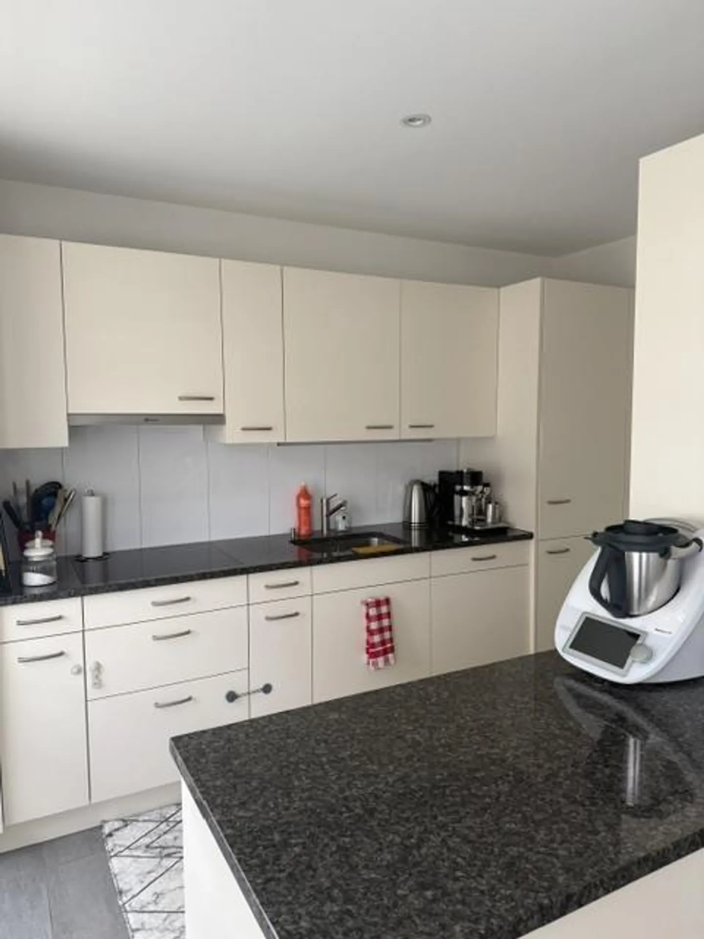 Spacious 4.5-room apartment in Turbenthal - Photo 3 of 11