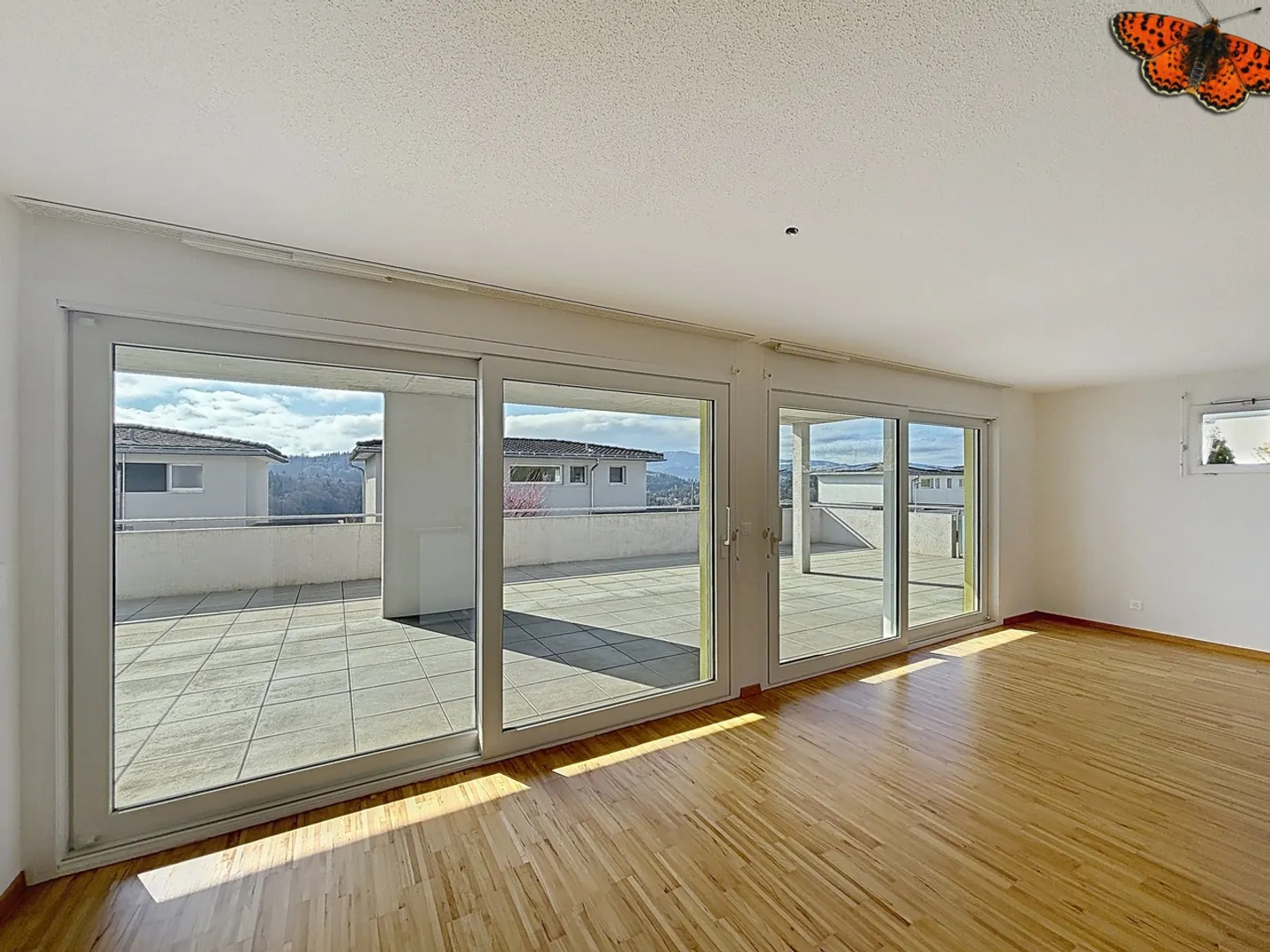 Appartement spacieux avec grande terrasse - Photo 4 sur 15