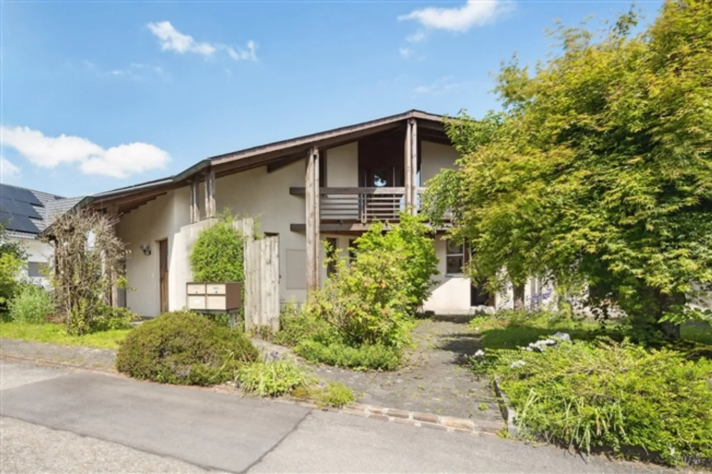 Maison spacieuse de 8,5 pièces avec jardin à vendre à Muri - Photo 2 sur 13