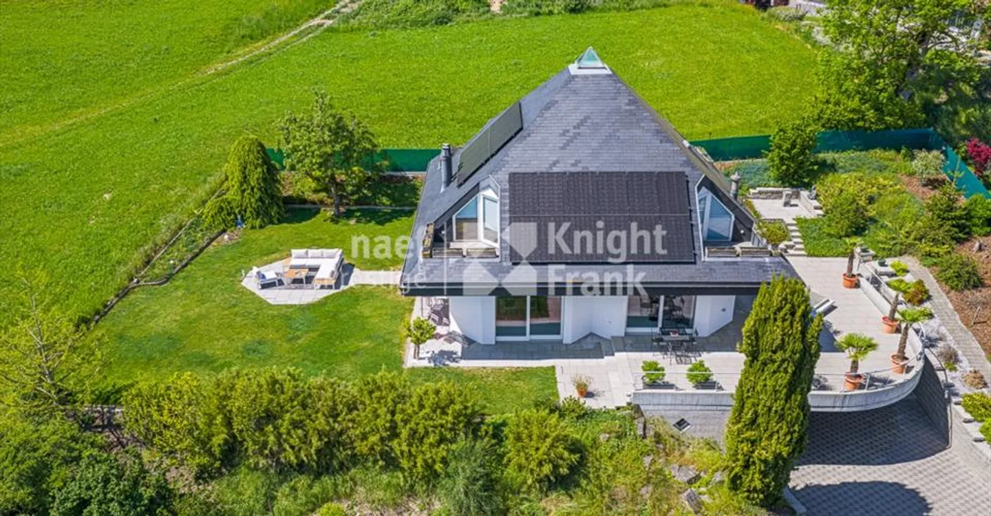 Einzelvilla mit 6 Zimmern und atemberaubendem Blick zu verkaufen in Lossy - Foto 2 von 10