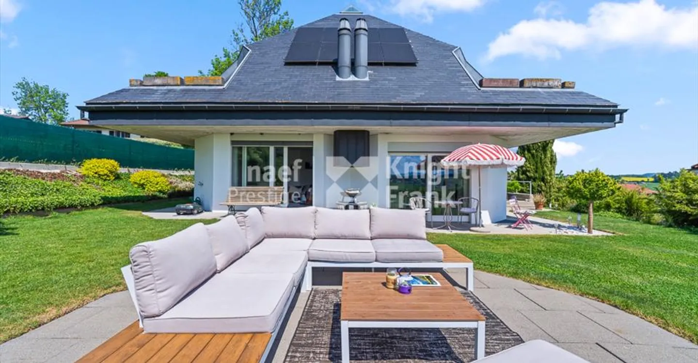 Einzelvilla mit 6 Zimmern und atemberaubendem Blick zu verkaufen in Lossy - Foto 3 von 10