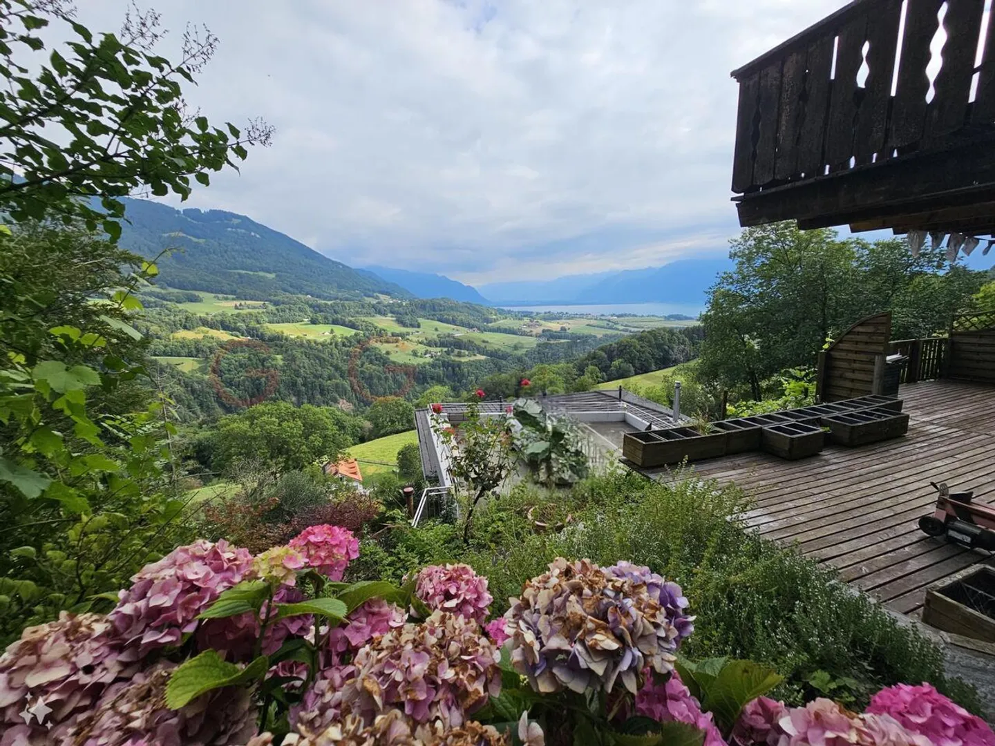 Splendide chalet avec vue panoramique sur le lac et les alpes - Photo 12 sur 12