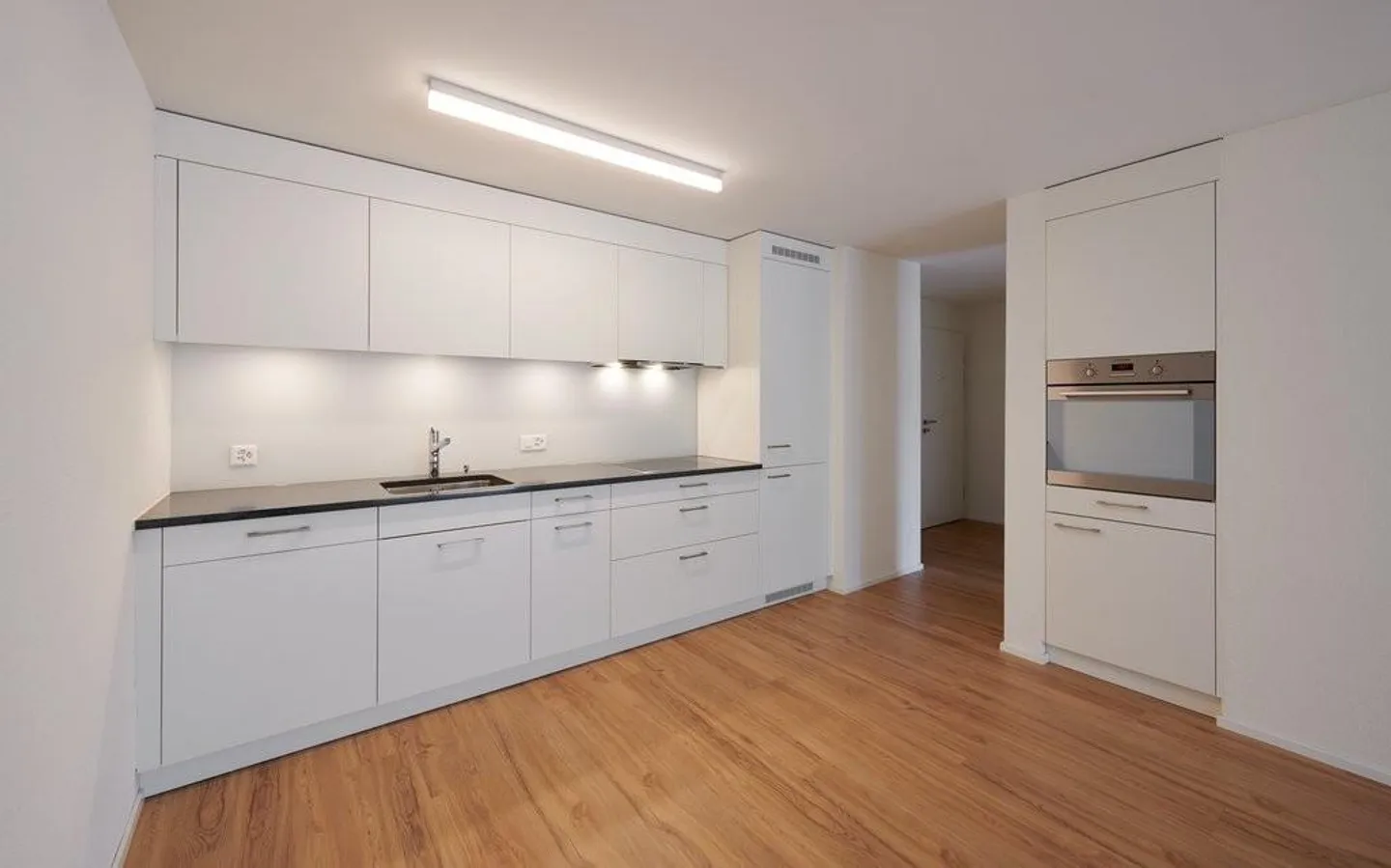 Bella casa nel verde con un grande balcone - Foto 2 di 8