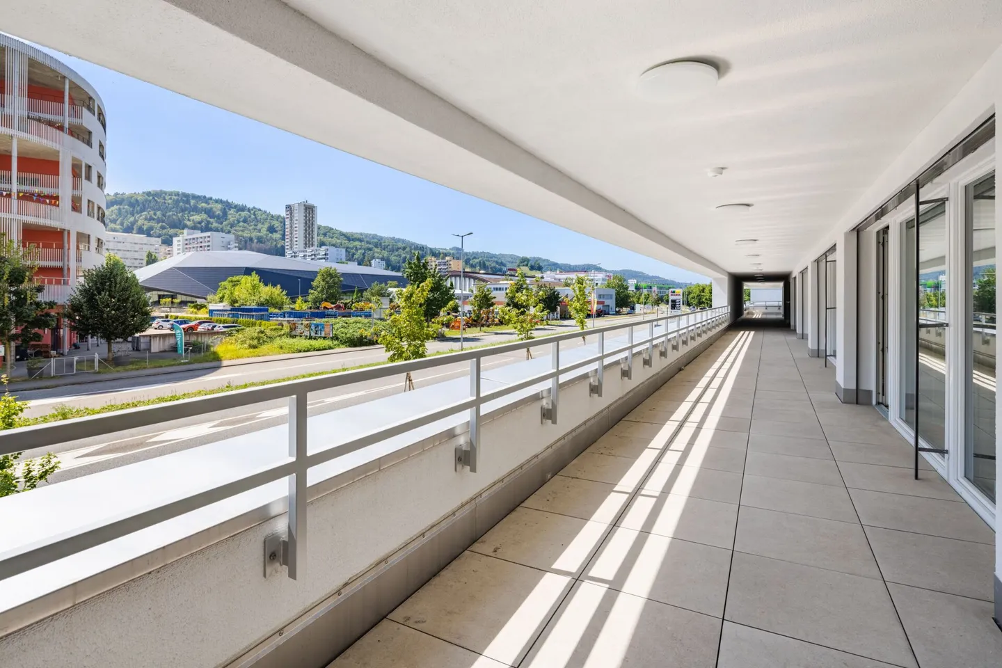 Moderne Büro-/Praxisfläche mit Terrasse - Top-Lage direkt beim Shoppi Tivoli - Foto 4 von 8