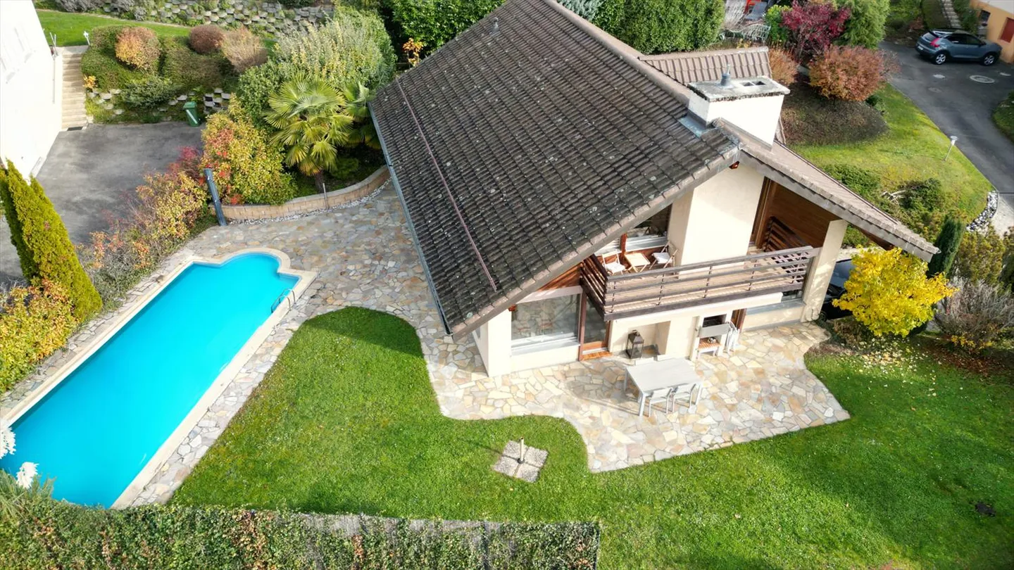 BRENT - EINZELVILLA MIT 6.5 ZIMMERN UND SCHÖNER SEESICHT UND SCHWIMMBAD - Foto 13 von 13