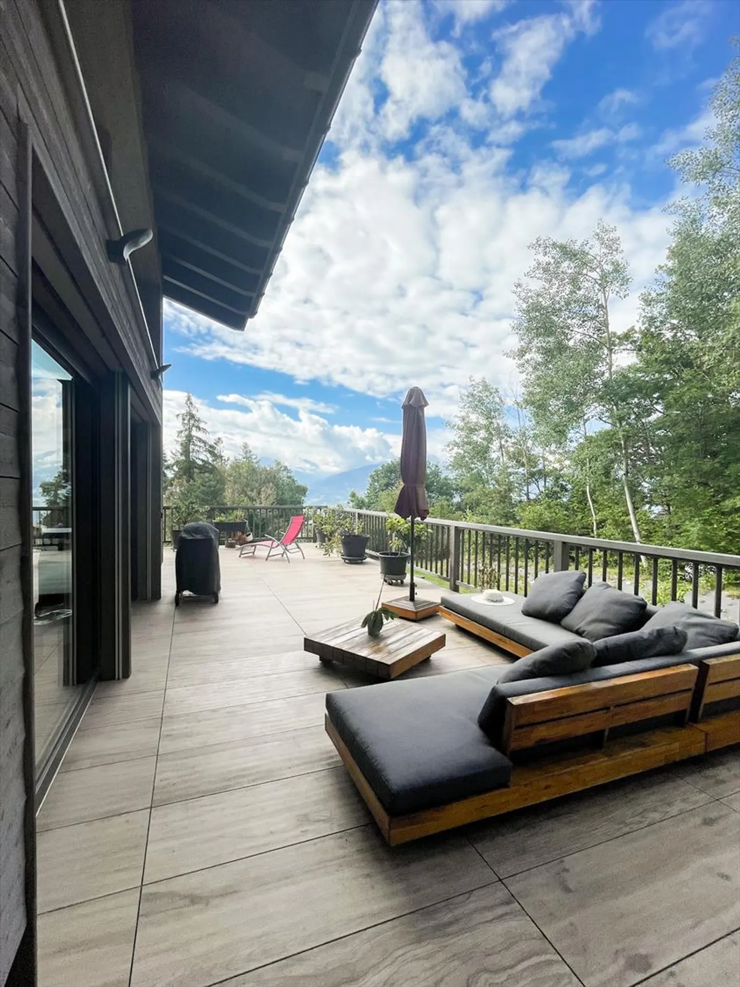 Chalet dell'architetto di eccezione nel cuore della natura con piscina e vista panoramica - Foto 11 di 15