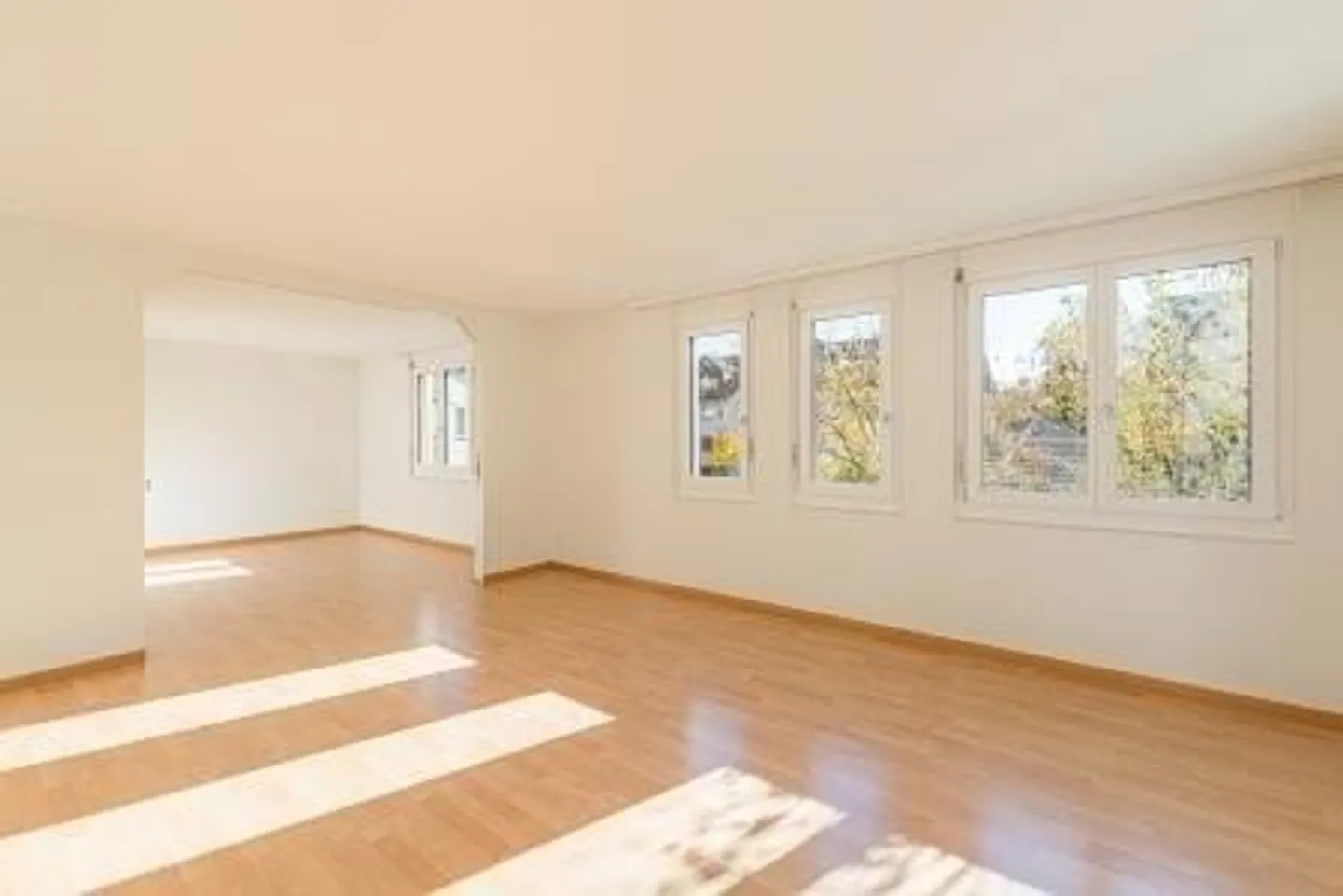 Prochain arrêt - Quartier Widspüel - Photo 2 sur 9