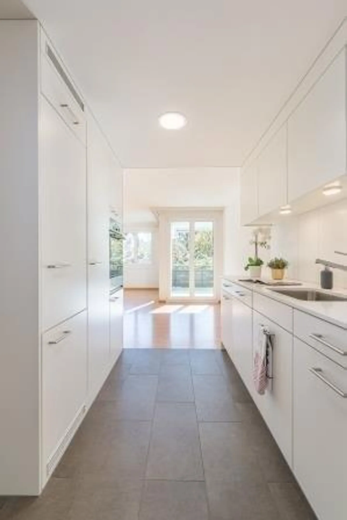 Prochain arrêt - Quartier Widspüel - Photo 3 sur 9