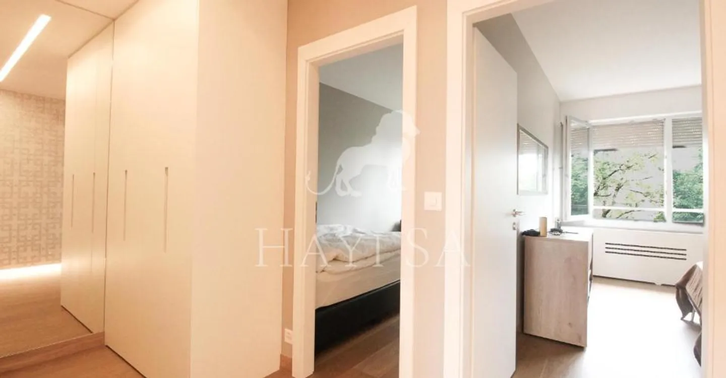 Appartamento lussuoso di 125m2 con balcone e vista dominante - Foto 2 di 9