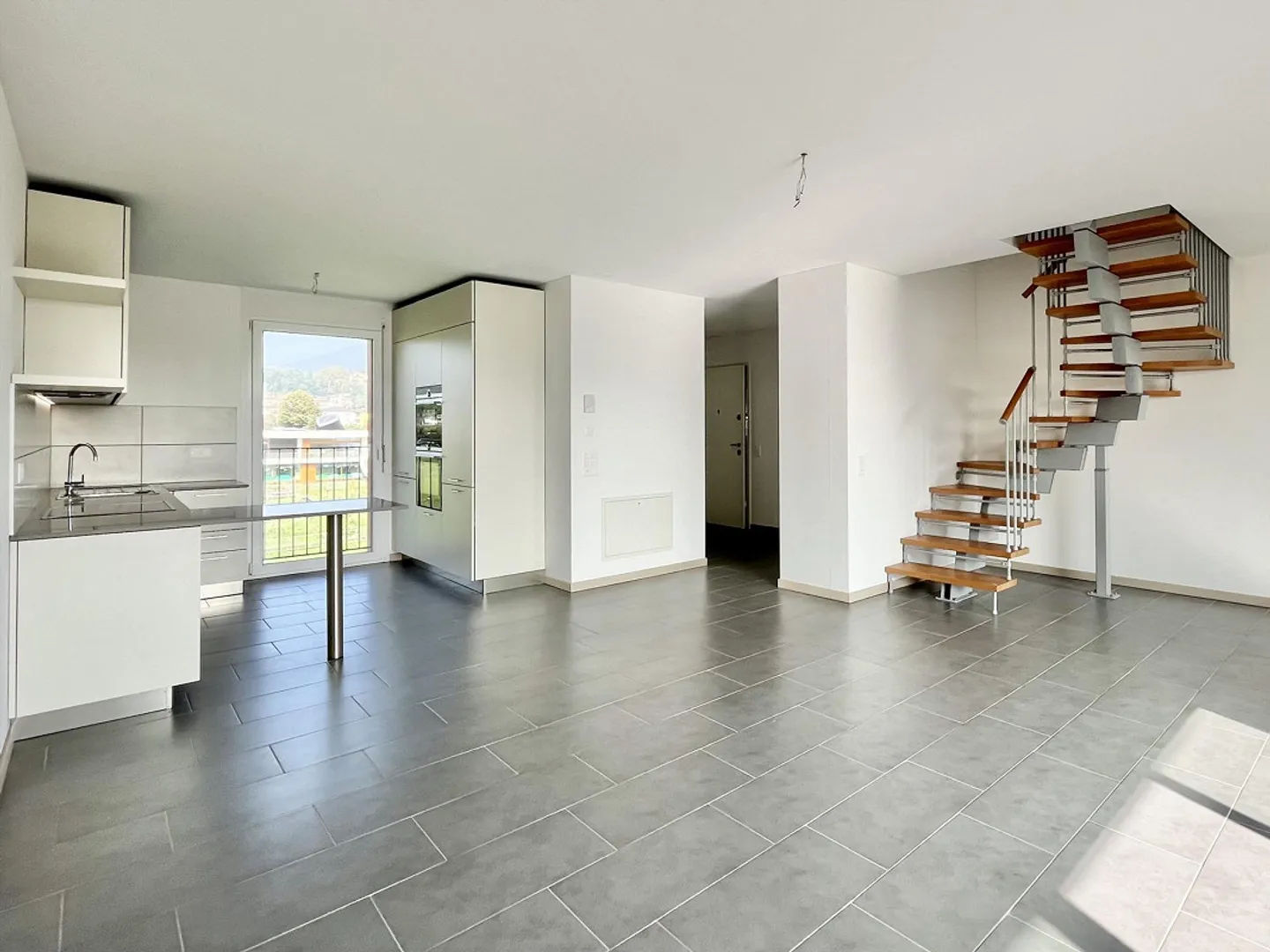 Mietwohnung Stupendes 4.5-Zimmer-Duplex mit Terrasse in Stabio - Foto 1 von 9