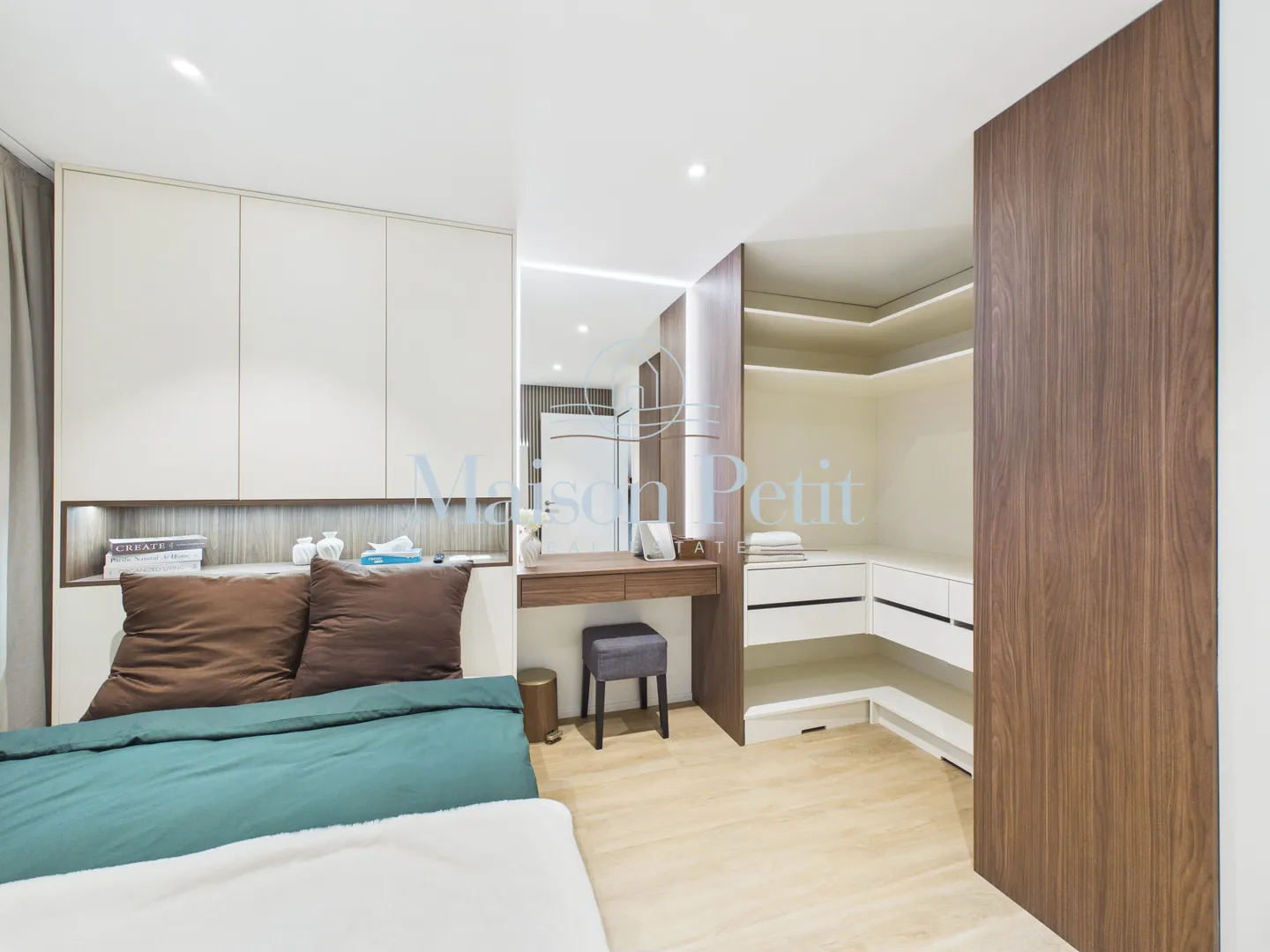 Maison familiale rénovée avec piscine - Photo 8 sur 13