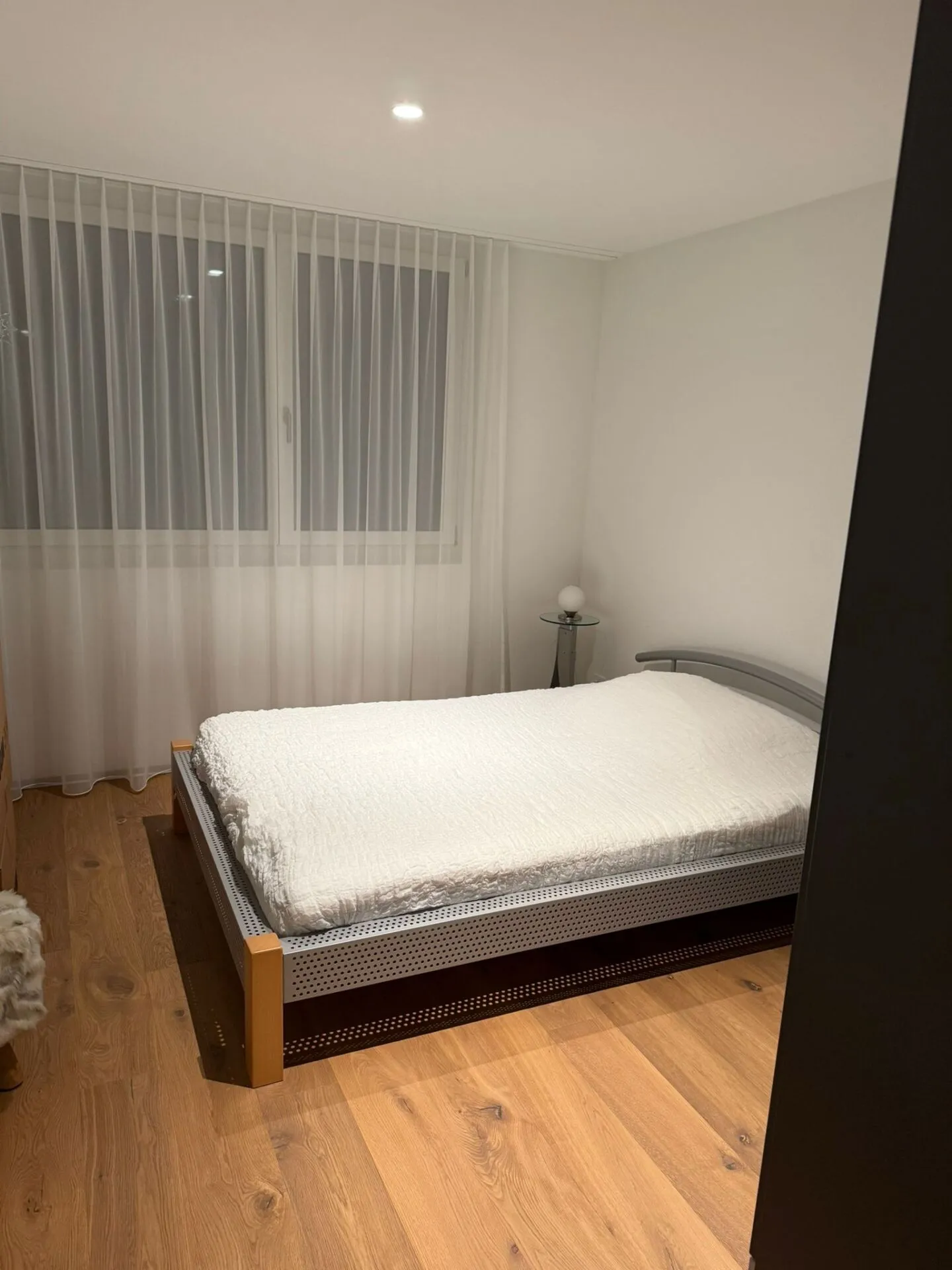 Appartamento moderno di 4½ locali con terrazza a Visp - affitto a lungo termine - Foto 4 di 13