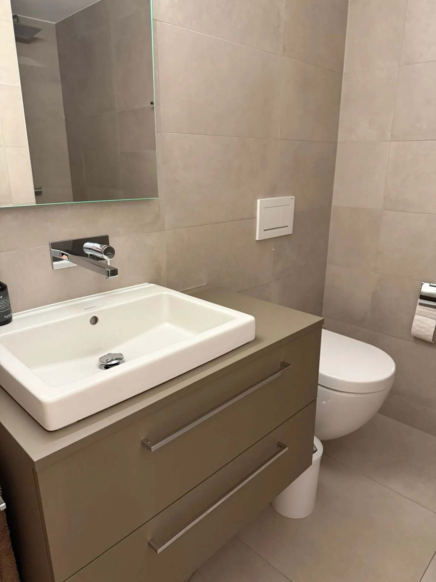 Appartamento moderno di 4½ locali con terrazza a Visp - affitto a lungo termine - Foto 7 di 13