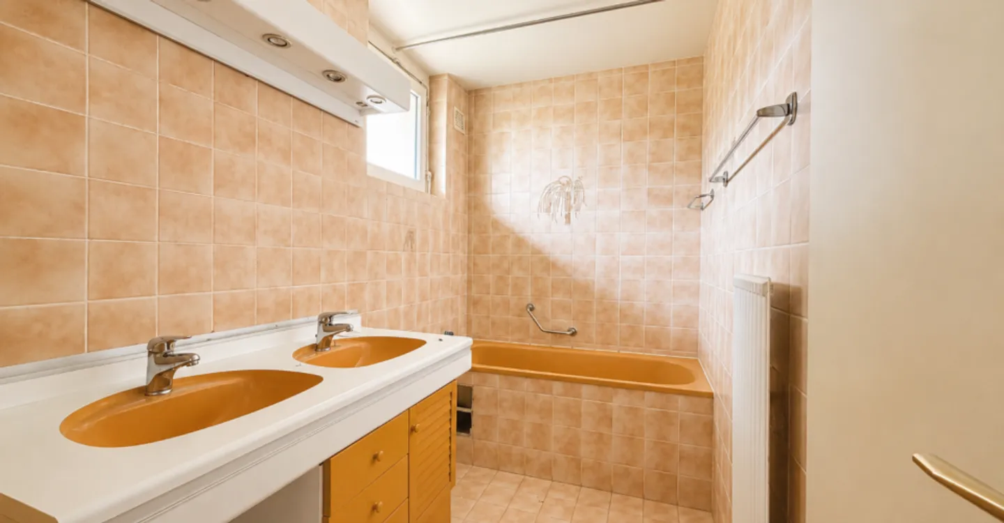 Fully Renovated Semi-Detached Villa Located in the Residential Municipality of Corsier - Photo 8 of 9