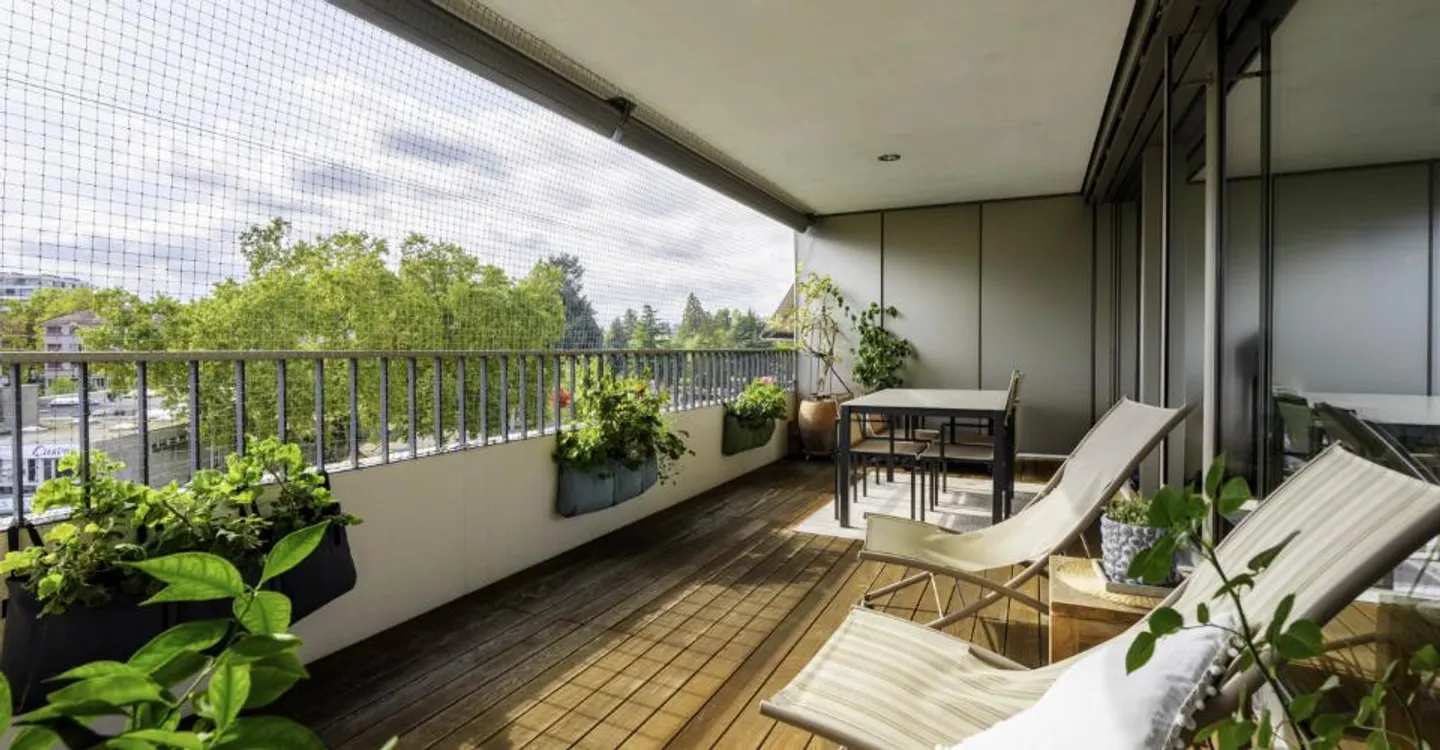 CONTEMPORARY APARTMENT WITH LARGE BALCONY - Photo 5 of 8