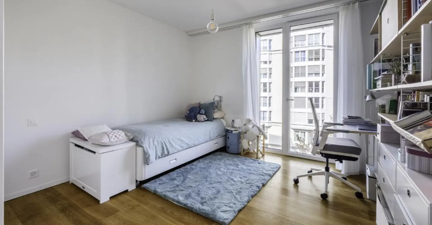 CONTEMPORARY APARTMENT WITH LARGE BALCONY - Photo 8 of 8