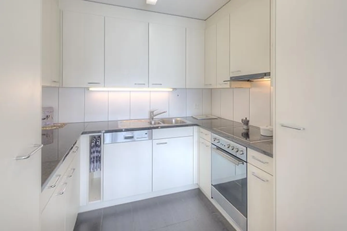 Your apartment search ends here! - Photo 2 of 7