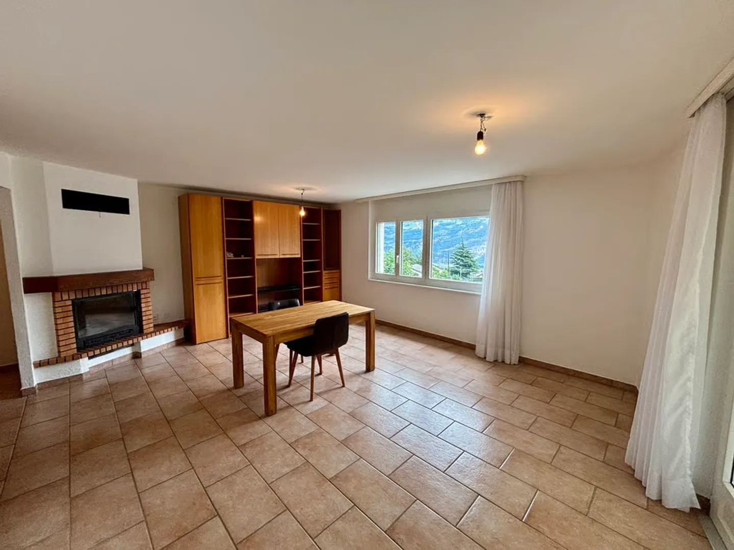 6005-MV. Chamoson. Large character villa in the heart of Chamoson - Photo 10 of 13