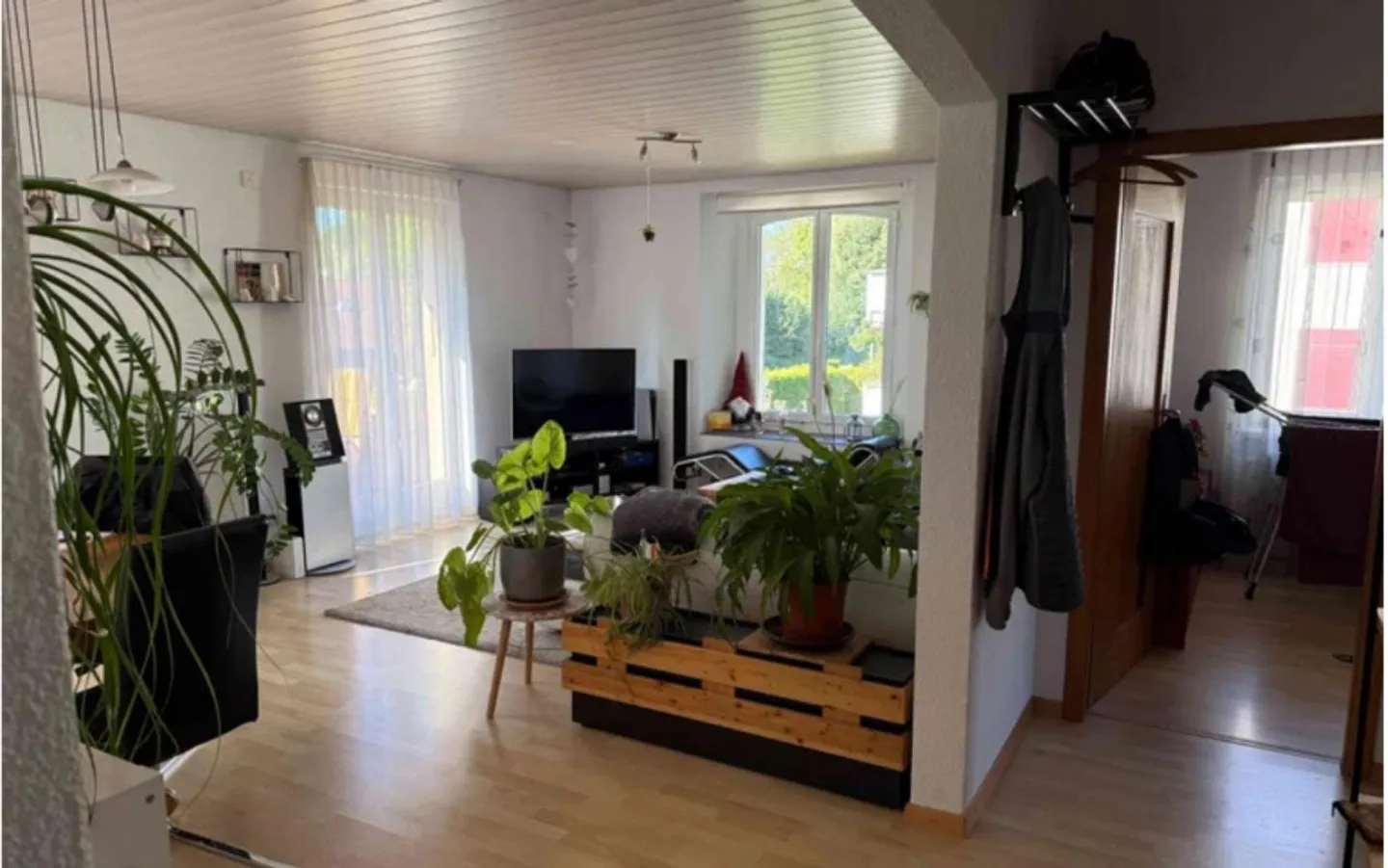 Three-family house with large garage/workshop - Photo 2 of 14