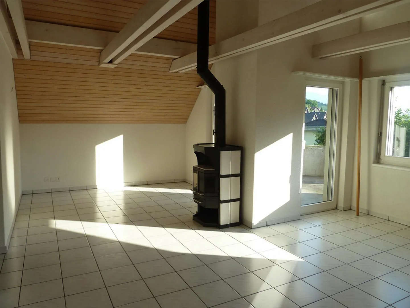 Charmant und gepflegte Wohnung mit Schwedenofen - Foto 2 von 9
