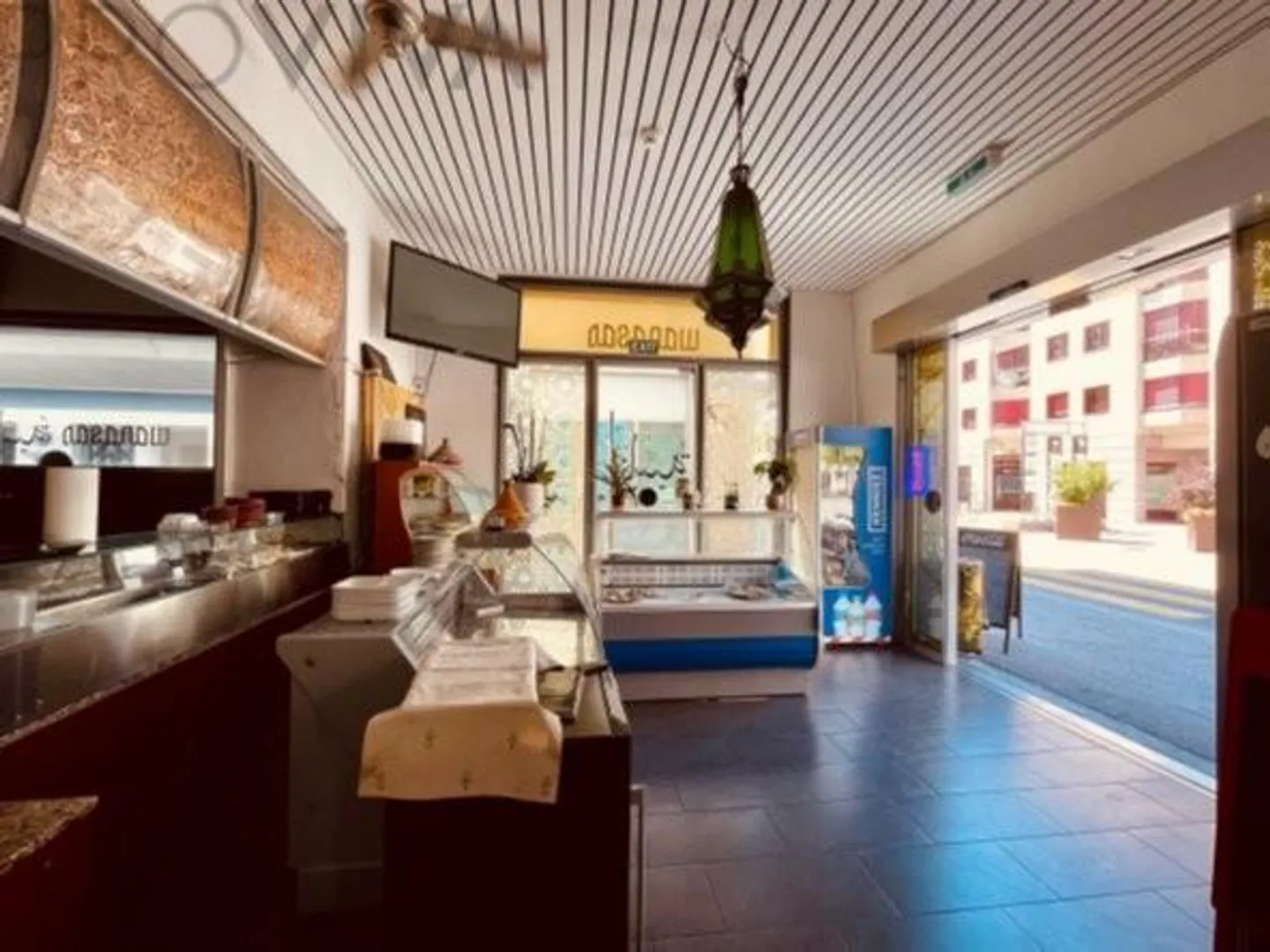 Spazio commerciale attrezzato come ristorante e bar - centro città - Foto 8 di 8