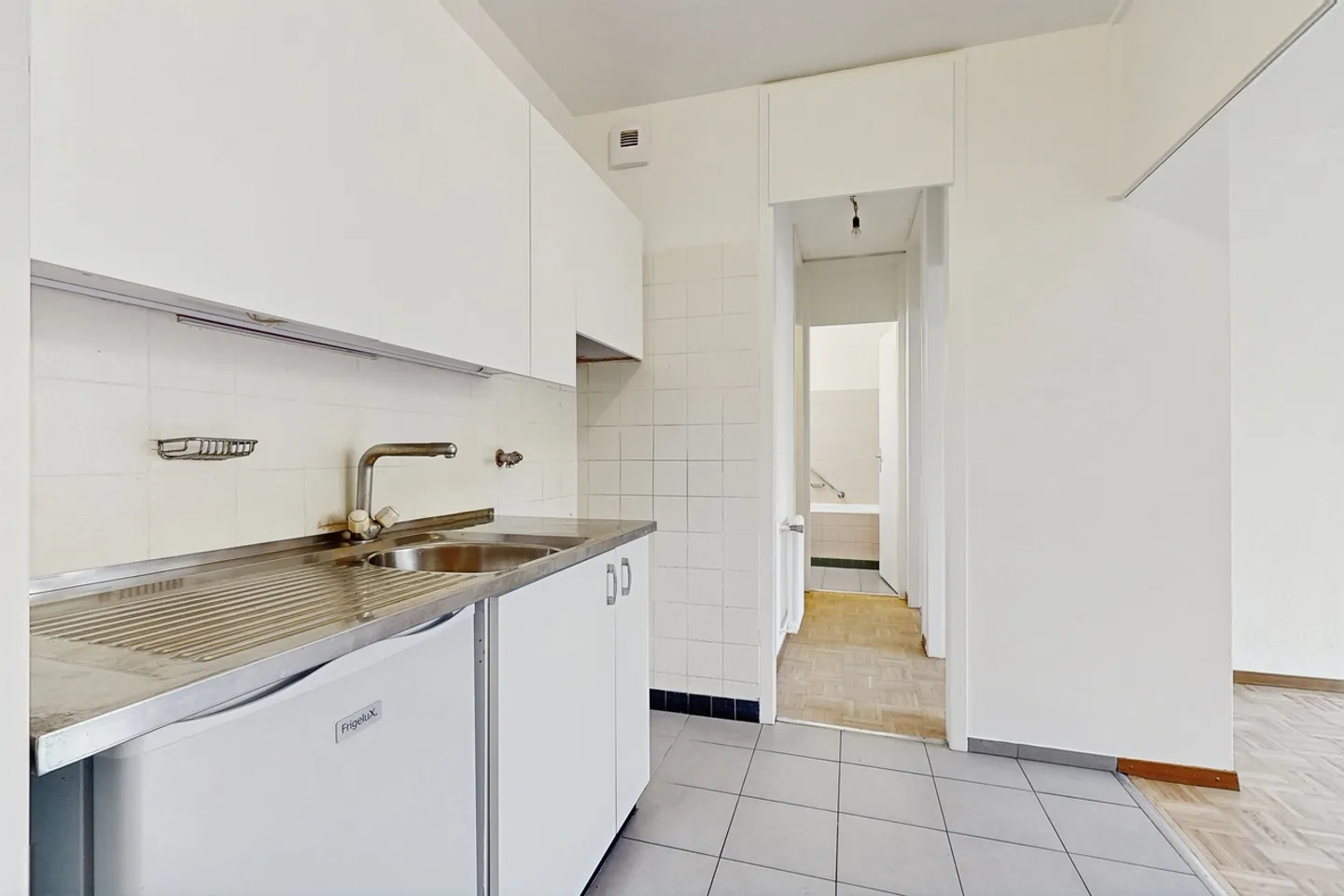 Your future accommodation near the Saint-Jean - Les Charmilles district - Photo 4 of 9