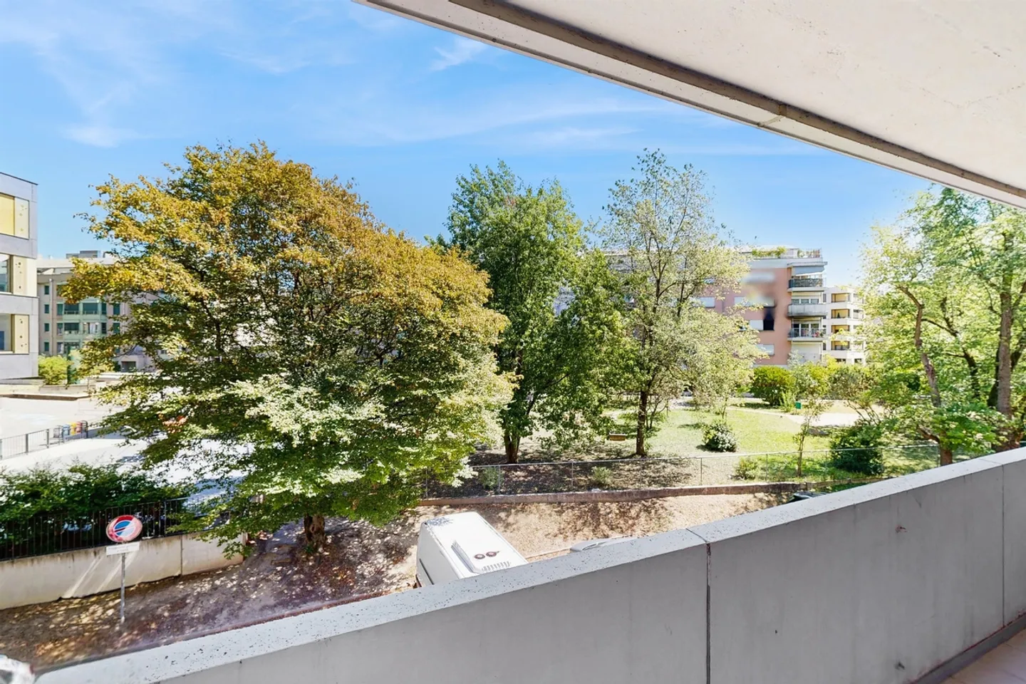 Your future accommodation near the Saint-Jean - Les Charmilles district - Photo 8 of 9