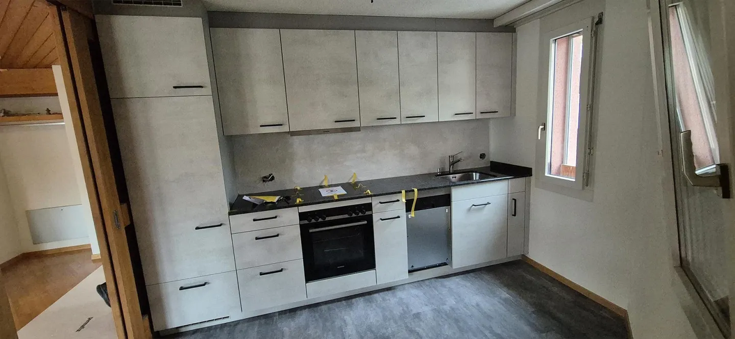 Charmante appartement de 3,5 pièces / plan d'étage spécial / nouvelle cuisine - Photo 2 sur 14