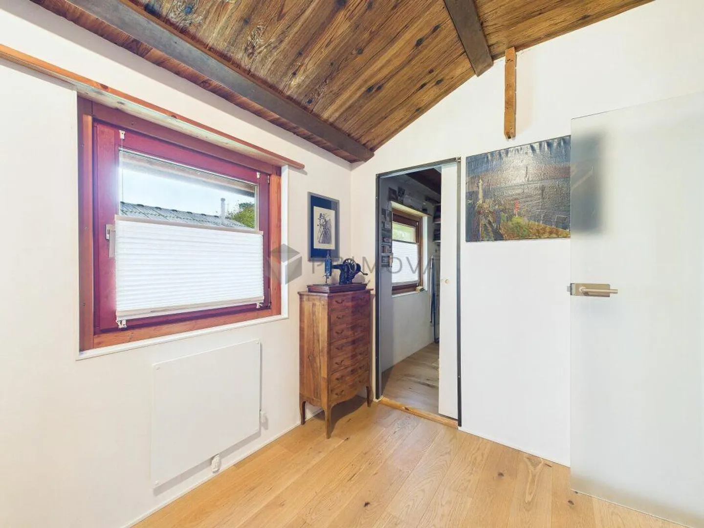 Stylish chalet with panoramic views - Photo 6 of 9