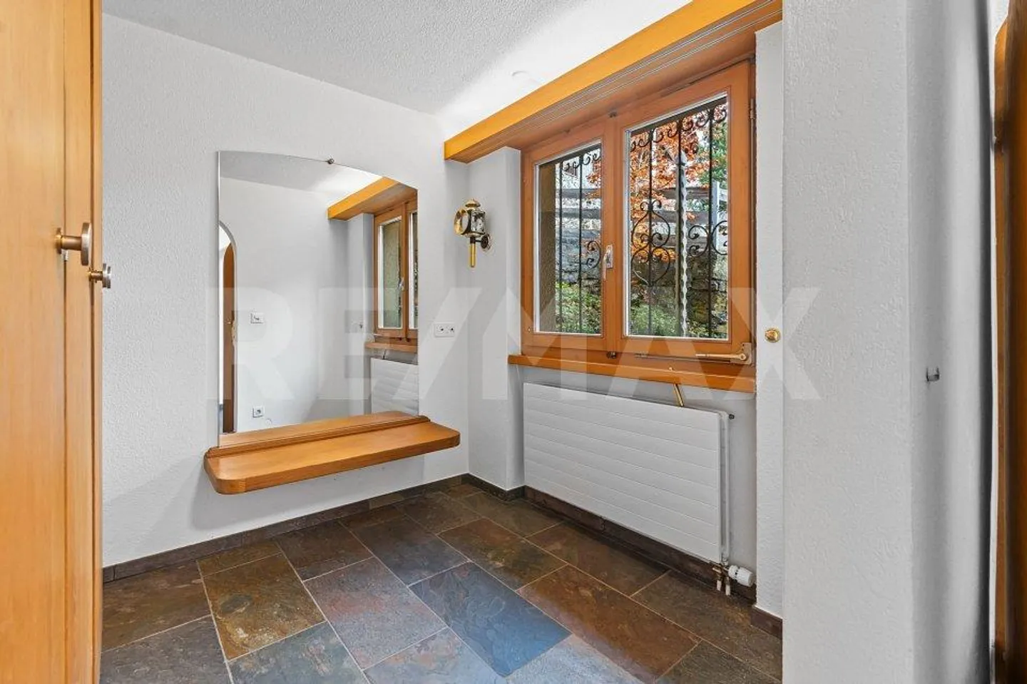 Single-family house with plenty of privacy - Photo 7 of 13