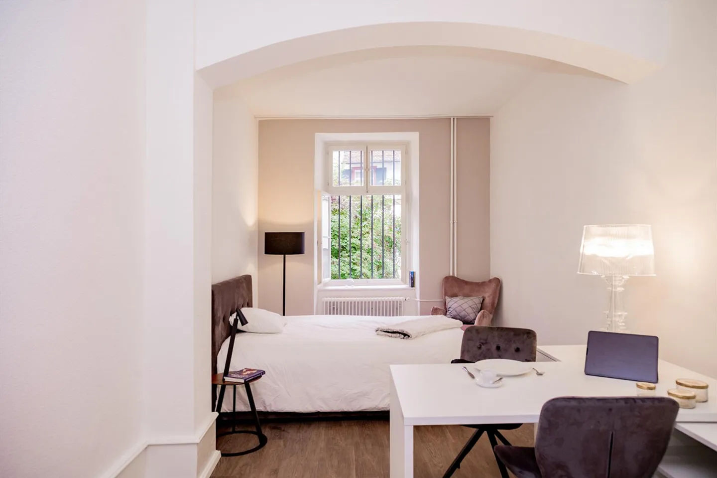 Charming furnished room in the old town - Photo 2 of 10