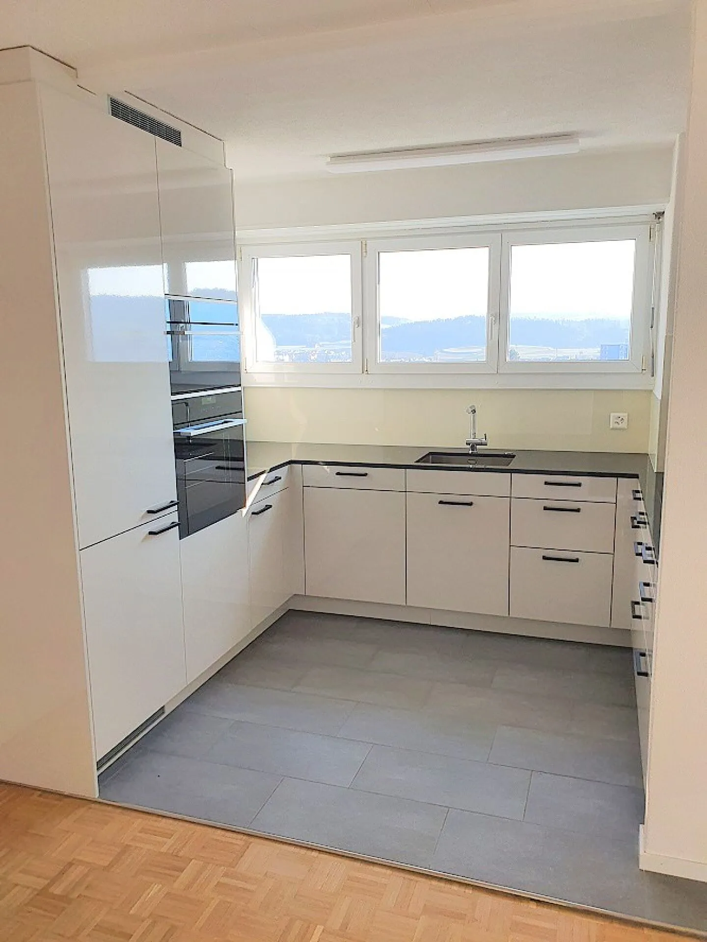 Living Above the Rooftops of Wil Near the Train Station - Photo 2 of 10