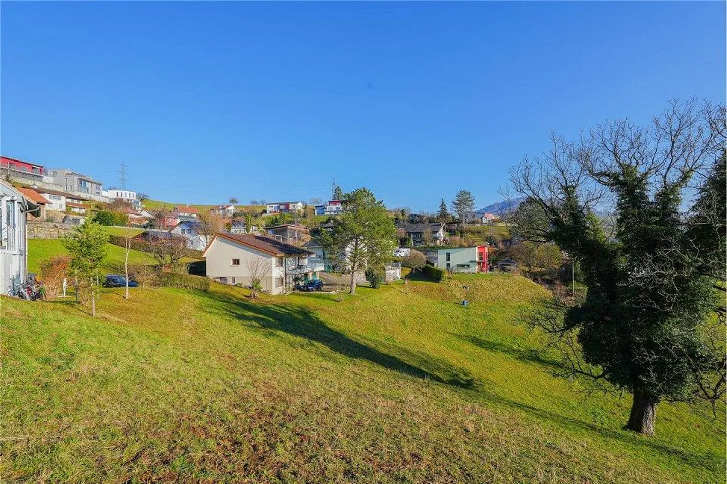1864 m2 Terrain à bâtir sur le versant sud - beaucoup d'intimité - peu de brouillard - Photo 5 sur 5
