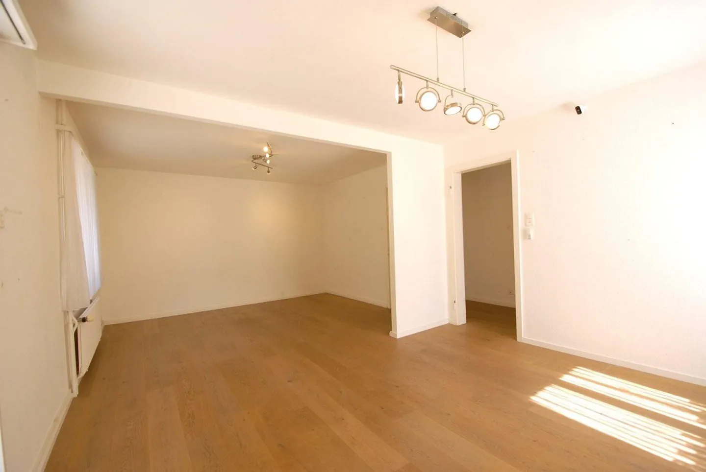 Charmante maison individuelle avec jardin, chalet et beaucoup d'espace à Reinach BL - Photo 8 sur 13