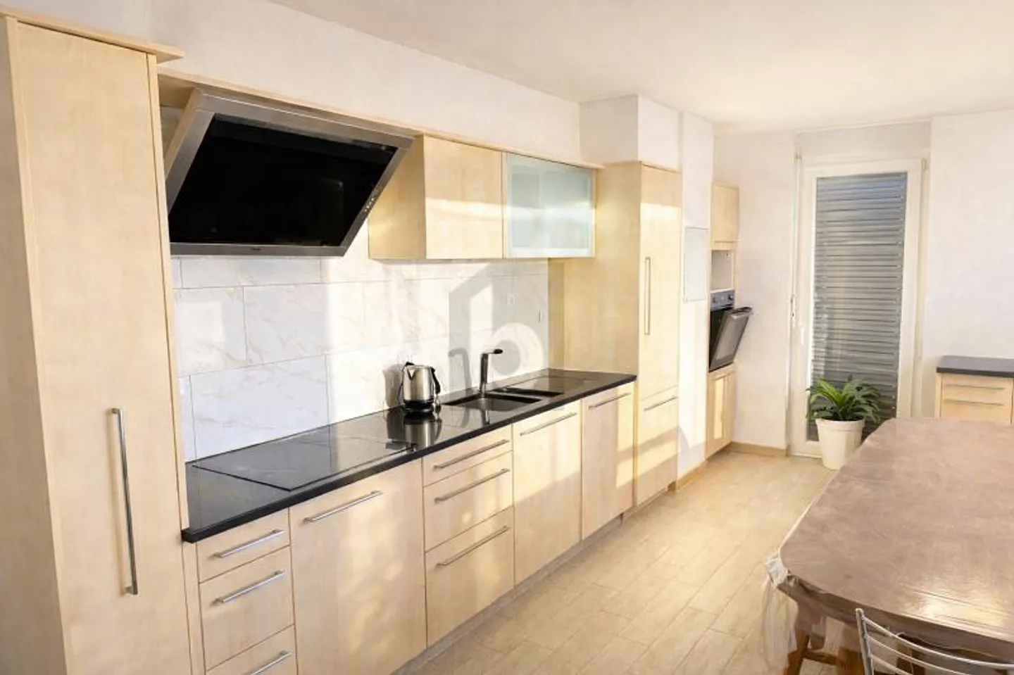 Helles Apartment mit Terrasse - Foto 4 von 6