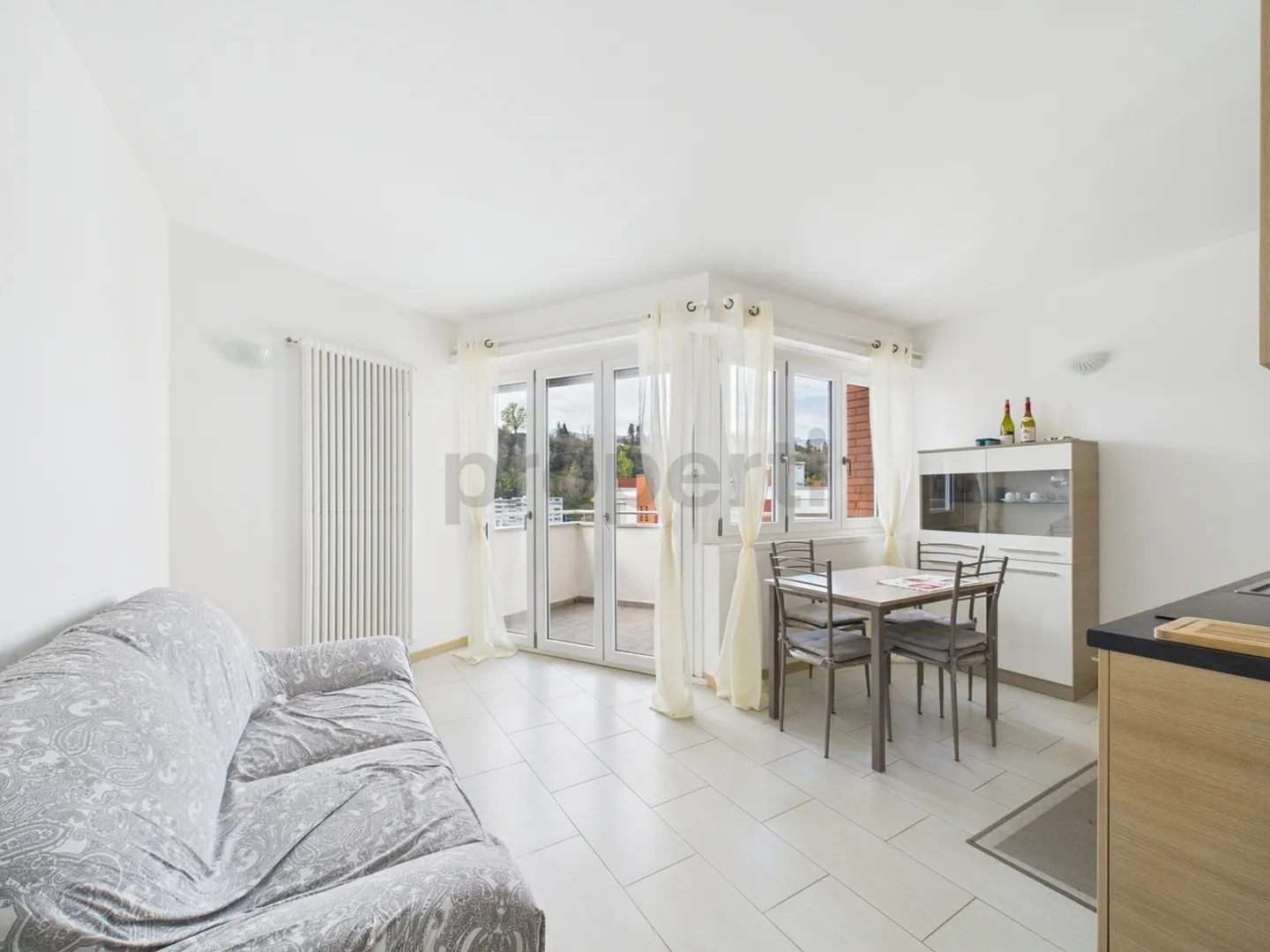 Paradiso – Appartement 2.5 meublé avec place de parking, excellent investissement... - Photo 2 sur 9