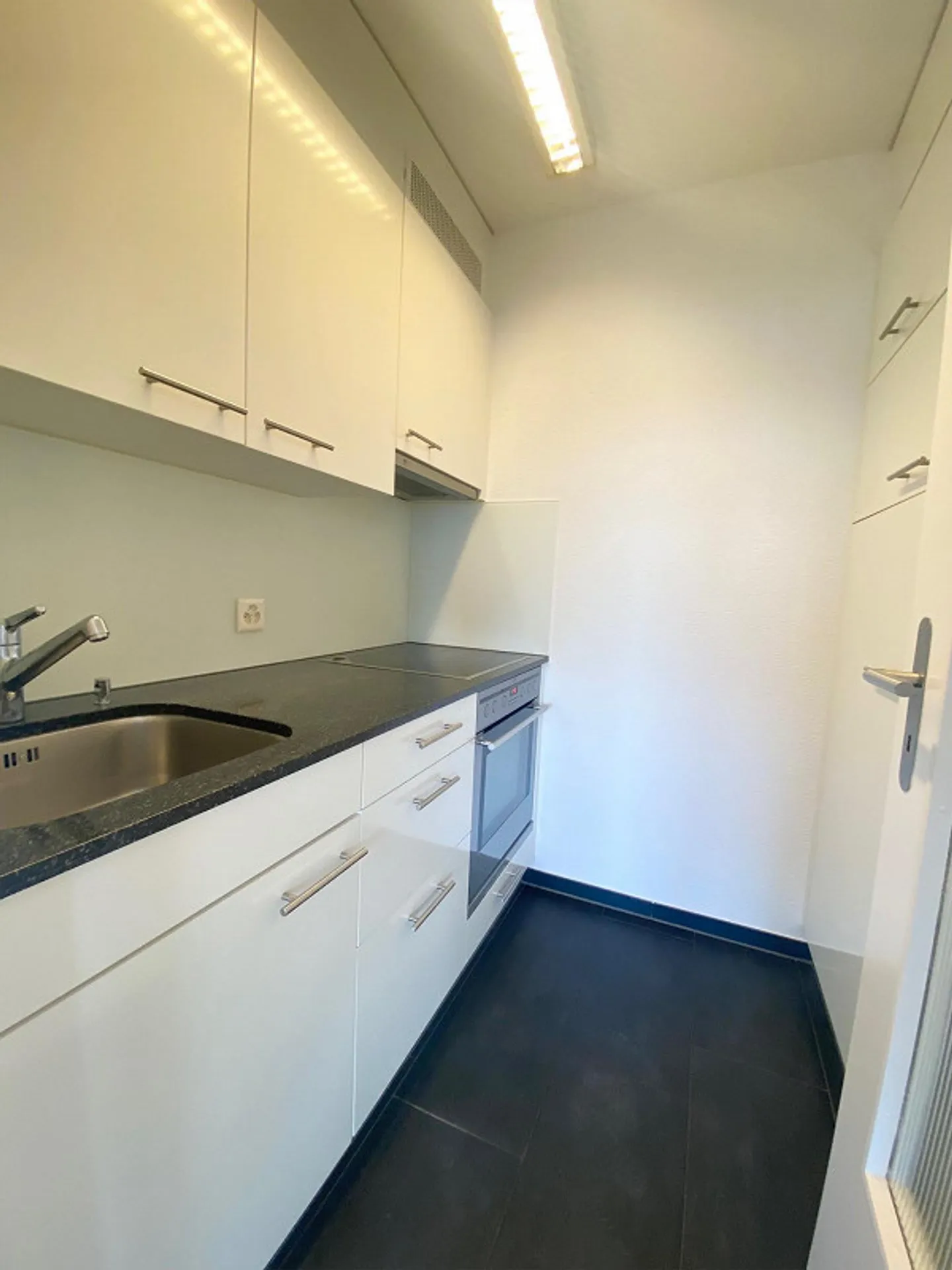 Great single apartment near Wil train station - Photo 2 of 5
