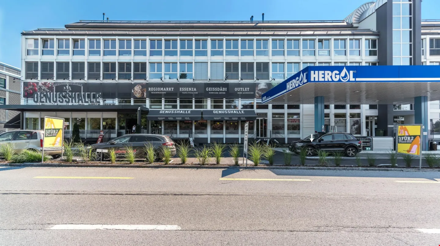 Voll ausgebaute Gewerbefläche mit robustem Bodenbelag und Unterteilung - Foto 11 von 11