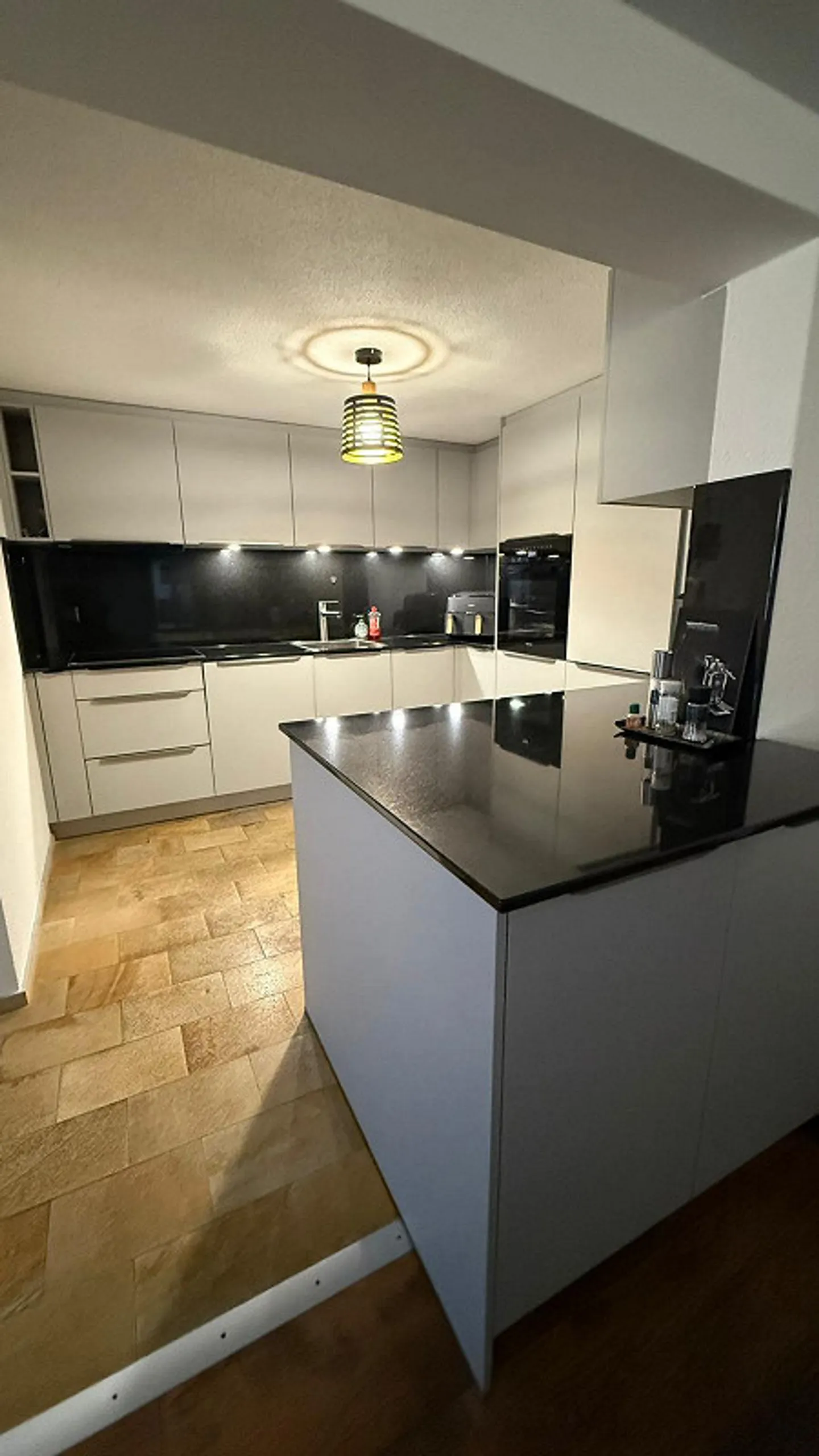 ✨ Wohnen mit Charme – 3.5-Zimmer-Maisonette mit Wintergarten, Terrasse & Traumküche in Lostorf 🌿 - Foto 5 von 11