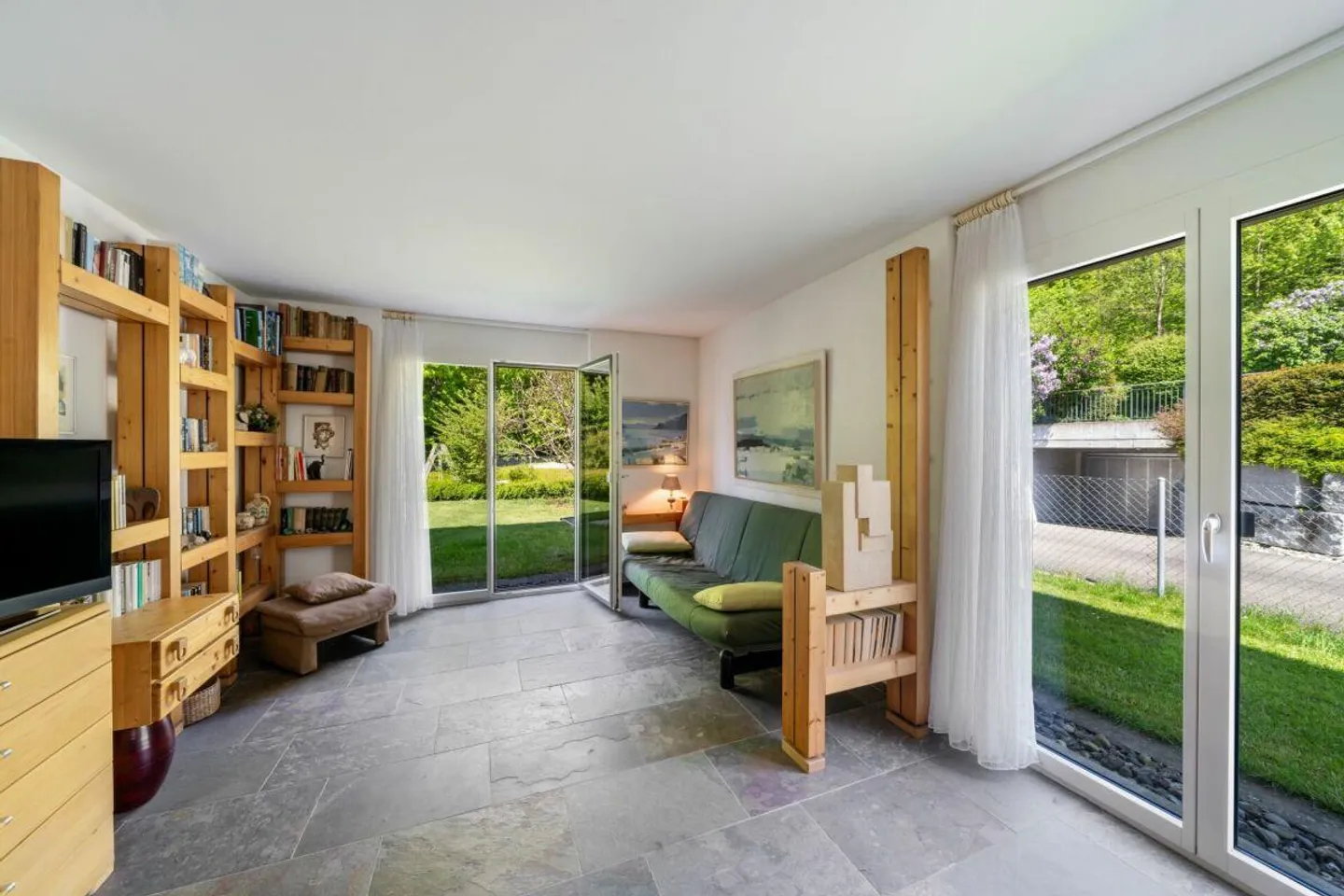 Representative, modern terrace apartment with unobstructed Alpine panorama - Photo 8 of 8