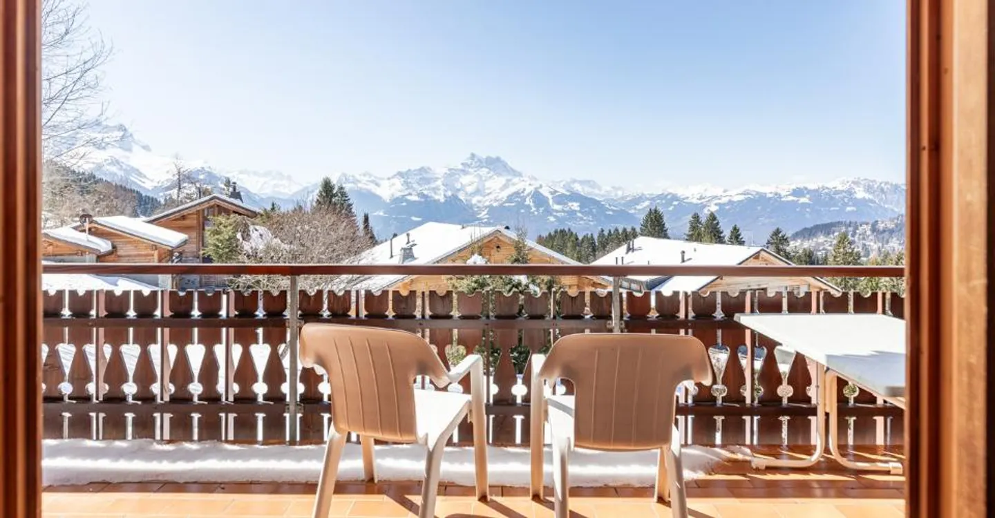 Appartement Charmant avec Vue Alpestre - Photo 1 sur 12