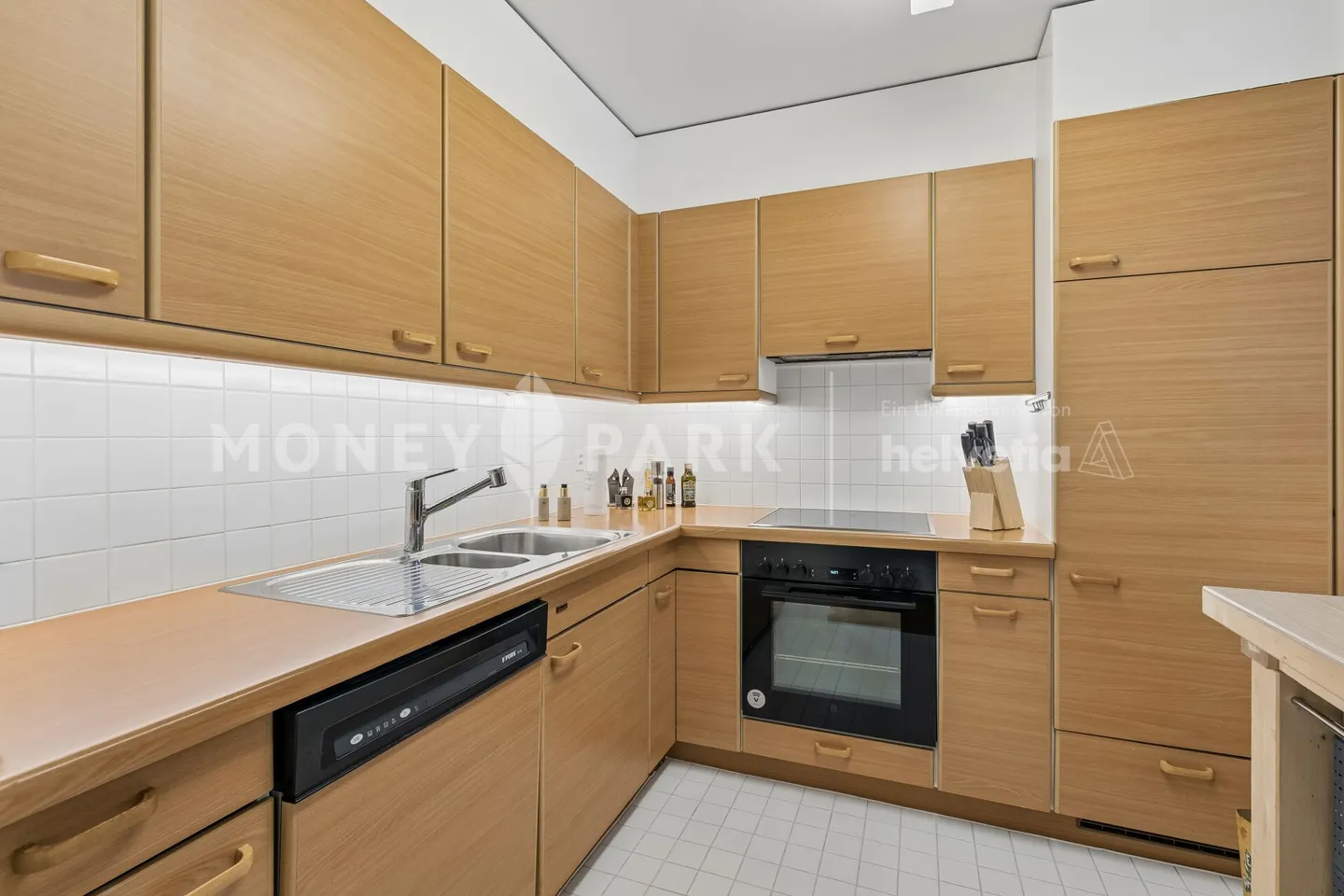 Appartamento attraente di 2,5 stanze con camino e balcone - Foto 3 di 11